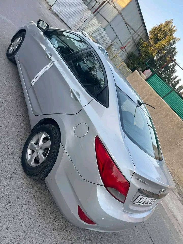 السلام عليكم اكسنت للبيع موديل ٢٠١٦ وارد امريكي حادثه جاملغ خلفي وقبق جنطه مبدل وبيه تصليح ب حوض  وبيه صبغ باب وبنيد بدون دواخل لغود وشواصي مكفوله يعني ٤ قطع صبغ مكينه ١٦٠٠ مكينه وكير وتبريد مكفوله السعر 60 بيه مجال  
الاتصال ***********
