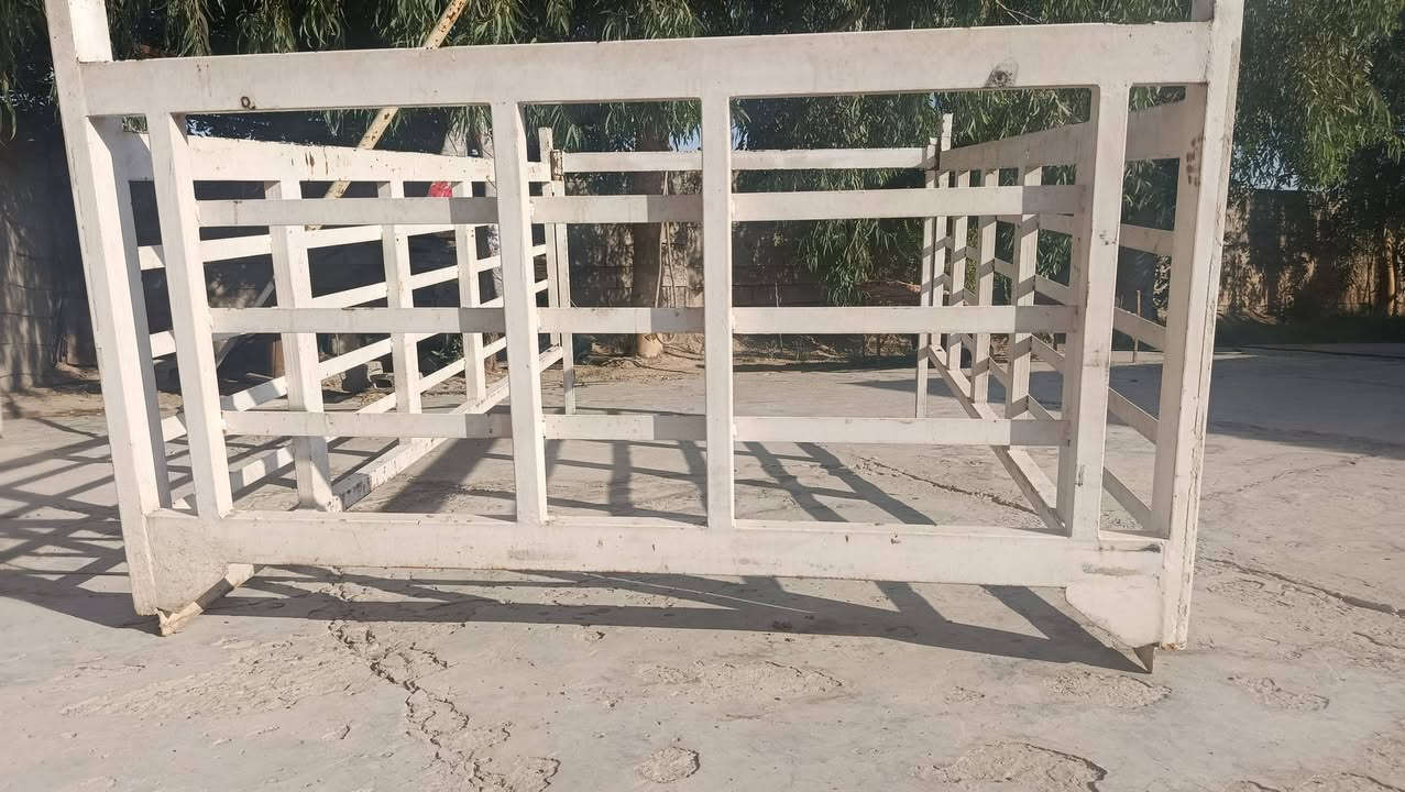 محجر لل بيع نضيف كلش سعر 200 وبي مجال العنوان ديالى بعقوبه رقم هاتف ***********
