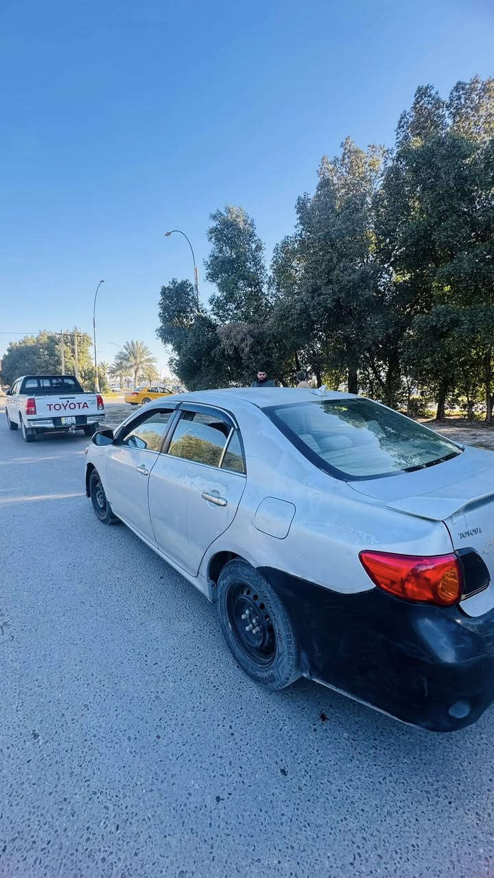 كورلا ٢٠٠٧ 
مكينة وكير وكهربائيات وحدادية كفالة 
عليها ادامة ونظيفة كلش السيارة
كشر بي صبغ وجرادات ابيع عام بدون حادث 
السيارة باسمي وشرط التحويل 
السعر 89 ورقة وبيها مجال بسيط 
مكانها كربلاء 
***********
