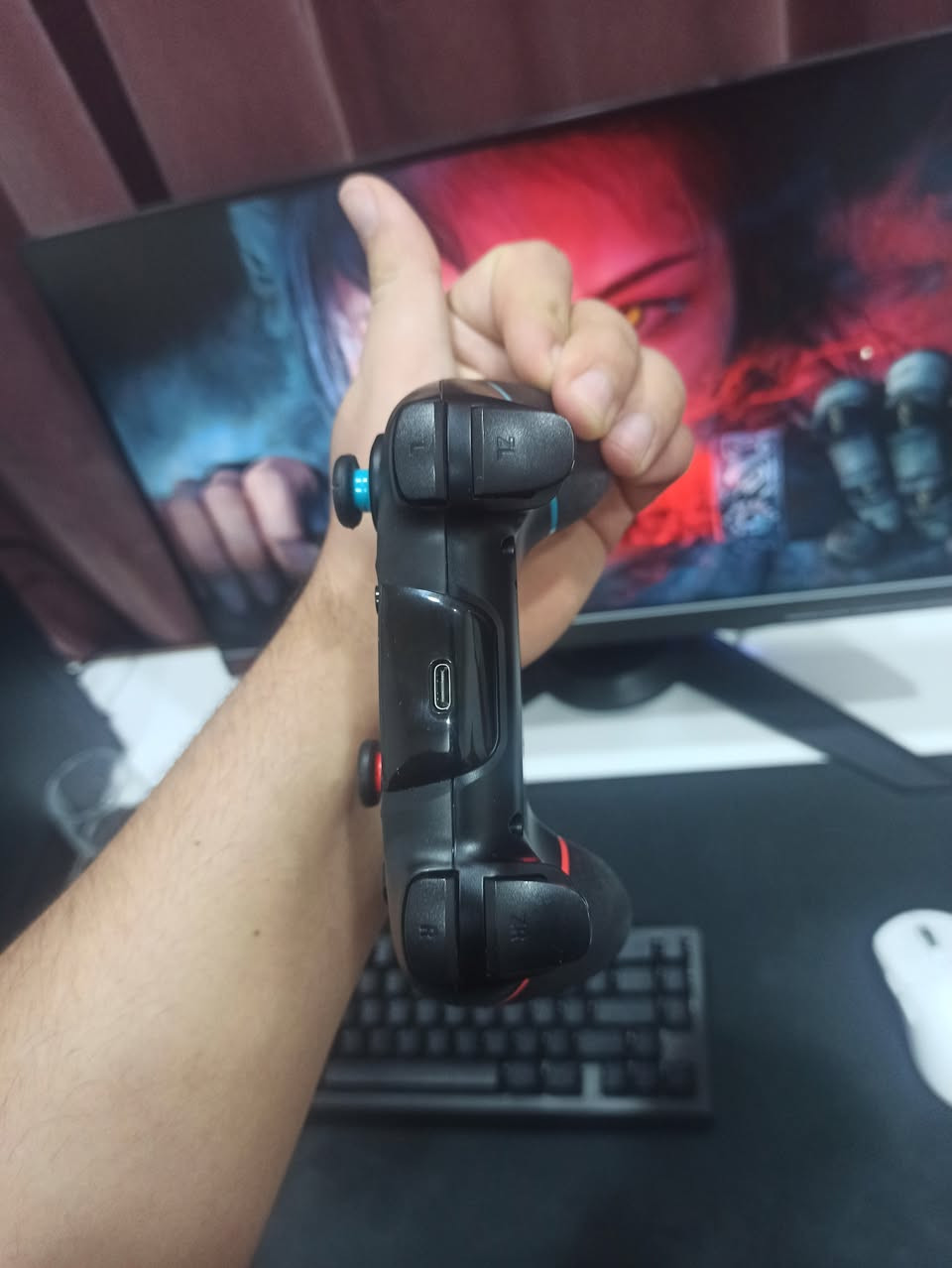 السلام عليكم

📝 لعشاق { JOYSTICK BLUETOOTH } - ( GAME CONTROLLER )
💻 المواصفات:
▫️ MODEL: { N-SL }
▫️ زر تيربو - دبل اهتزاز - جيرسكوب
▫️ بطارية 550mA تطول ساعات
▫️ منصات: { PC - iOS - Android - Nintendo } و أجهزة أخرى
▫️ يشتغل على المحاكيات
▫️ يعمل عبر TYPE C (مو عادي)

💰 السعر: 10,000 دينار عراقي
📍 مكاني: بغداد - الأعظمية
🚚 التوصيل: بغداد (4 آلاف) | المحافظات (5 آلاف)
📞 رقمي: ***********
