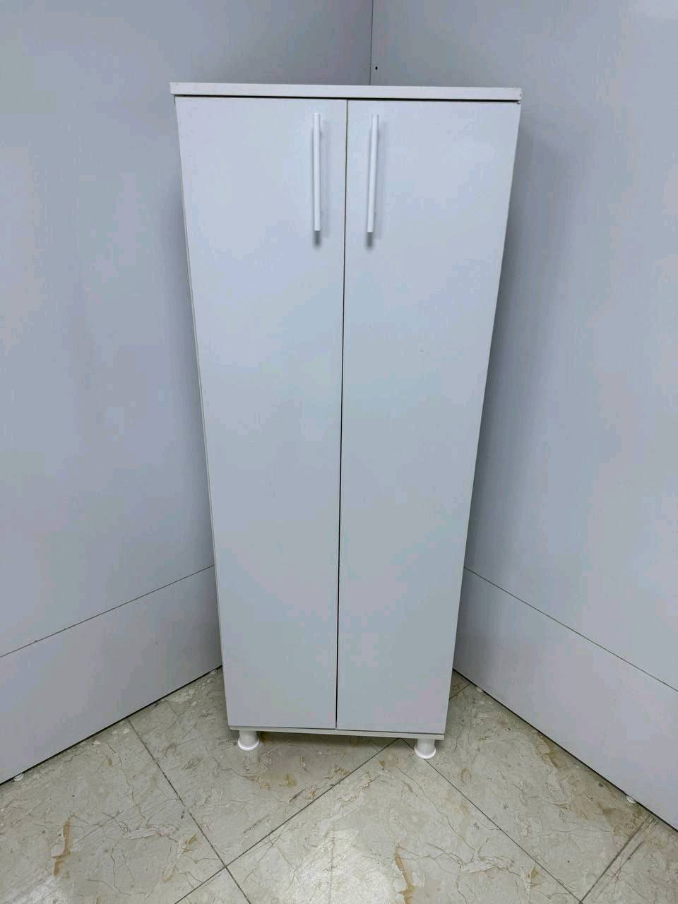 جزامه خشب 

القياسات 
165 سم الارتفاع 
 60 سم العرض 
33سم العمق 

السعر 100 الف 
التوصيل بغداد 5 الاف 
محافظات 10 الاف 