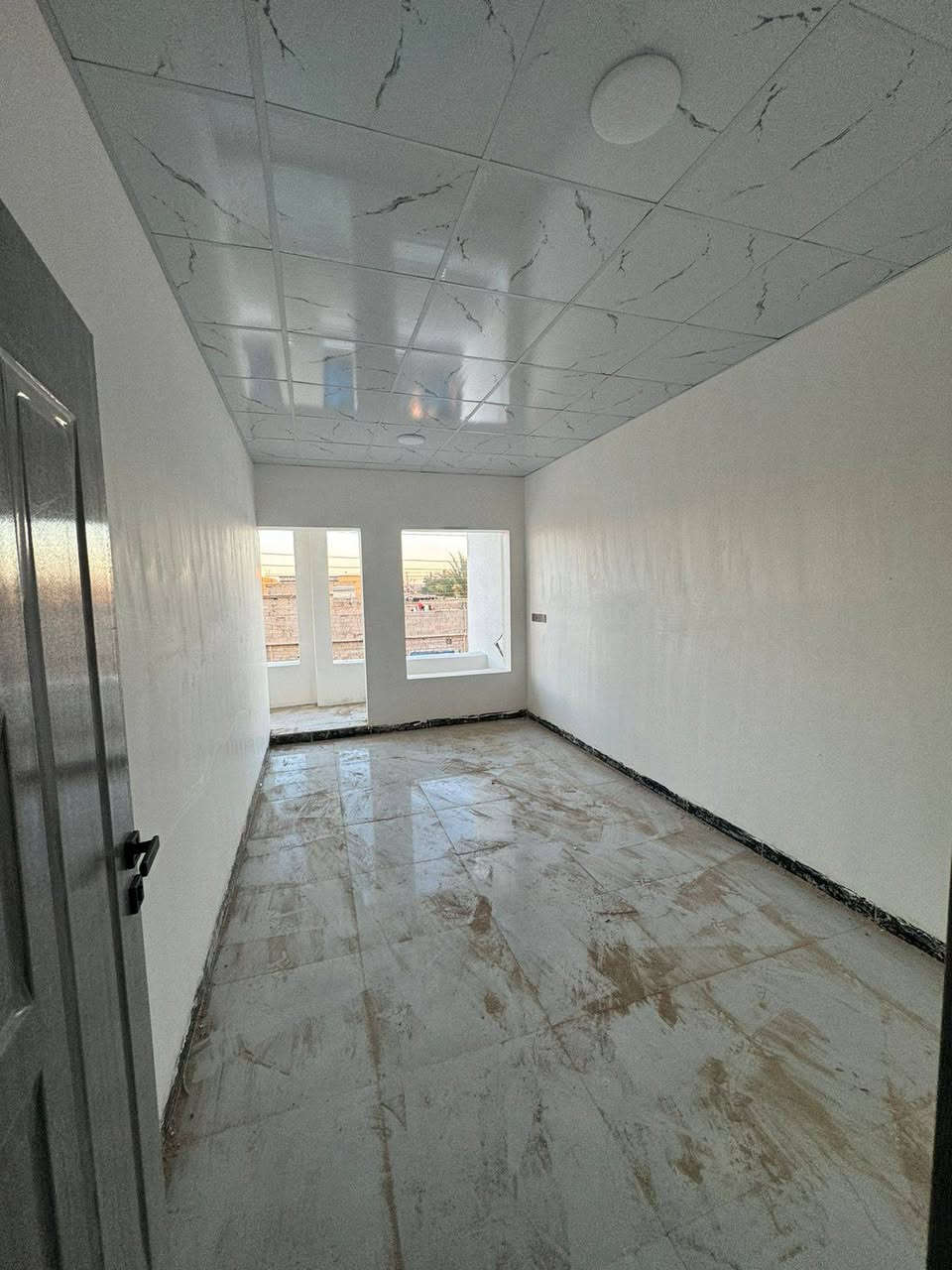 #دار للبيع
العنوان : تكريت القادسية 
قطعة 500 مقابل اسوق النور 
#المساحة 100متر  شارع 15متر 
يحتوي على 3 غرف نوم واستقبال
 ومطبخ  سيراميك وصحيات داخل وخارج 
#السعر المطلوب《 90مليون  》قابل للتفاوض 
#للاستفسار الاتصال على الارقام التالية
***********
***********
#مكتب دجلة للعقار ....
