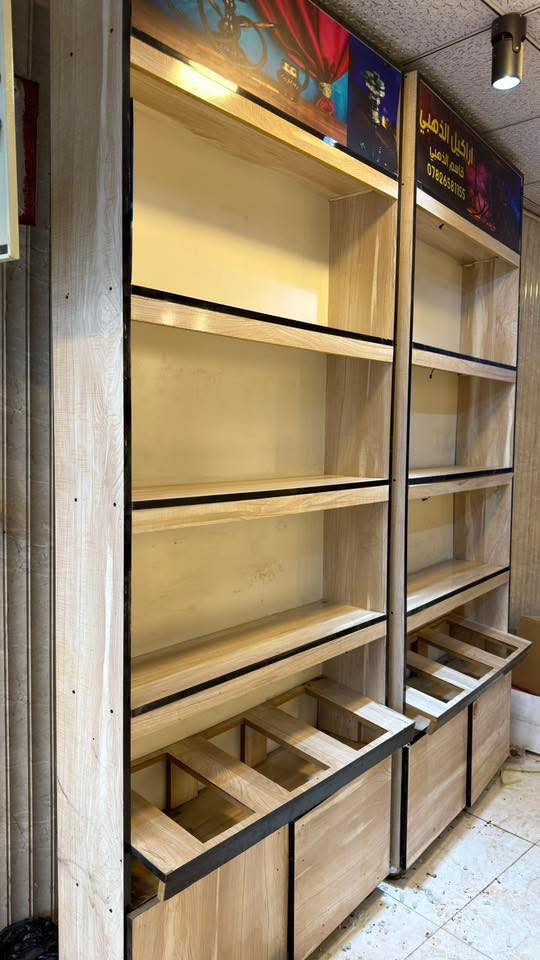 ديكور  محل  اراكيل كامل للبيع
خشب MDF دبل نضيف 

للاستفسار الاتصال على 

العنوان بابل جبله ***********
