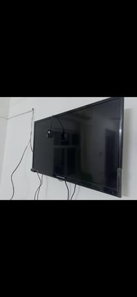 شاشة ٣٢ • تلفزيون • للبيع