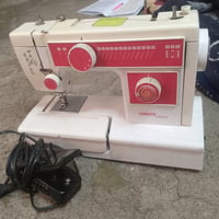مكينه خياطه للبيع بسعر 75 الرقم 07507839105