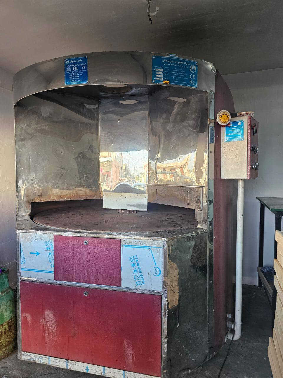 للبيع فرن بوكان ايراني حجم متر و90 نضافة 90% مع ملحقاته الكاملة مكان موصل
***********

***********

