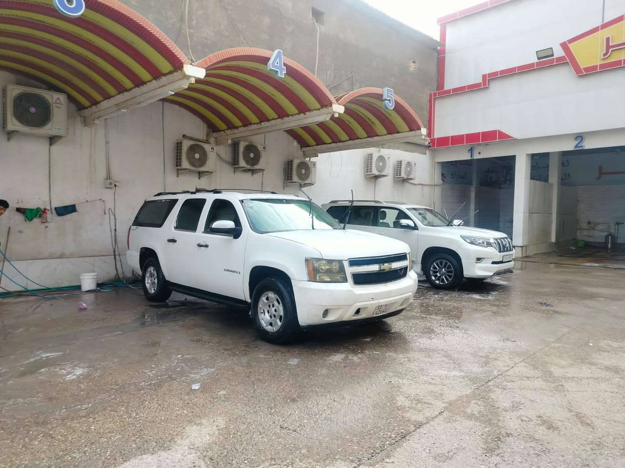 يا بلاش.. يوكن طويل 2007 اجرة.
بأسمي شرط شرط شرط التحويل 
يوكن 6 برغي 
مكينة 5300 
السيارة ما اشتغل بيها استخدام شخصي 
ااسيارة خير من الله ومبروكه 
بديها بيه طخات تجي وتشوف بعينك 
سعرها سعر سيارة صالون 125 ورقة وبيها مجال قليل. 
ما متواجد بالبرنامج. التواصل على هذا الرقم 
***********
