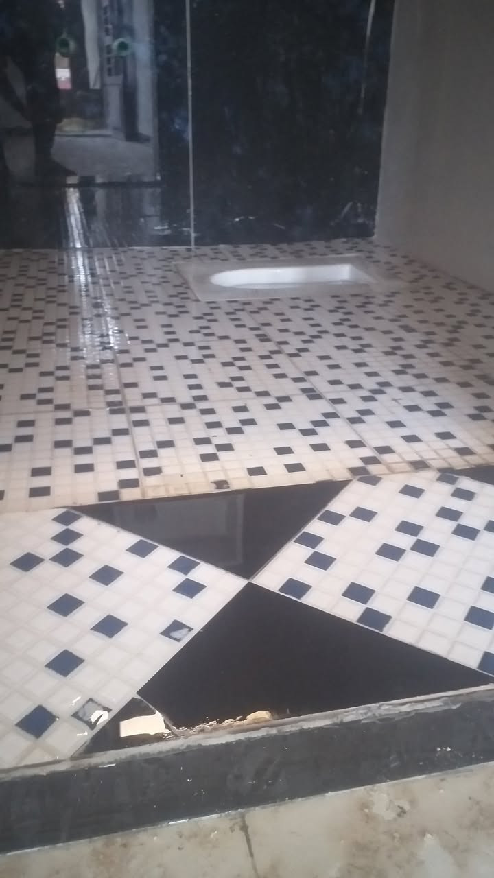 مستعدين لعمل السيراميك والكاشي بكافة أنواعه والبورسلين والمرمر والكرانيت وحجر القرض وتطبيك بايات الدرج شغل درجة اولئ شرط إشراف هندسي كله عاليزر وهزاز واحدث اليات العمل متوفرة وإنجاز سريع بالعمل والتزام بالموعد وبأنسب الأسعار متفرغ للعمل حالين للتواصل خاص او الأتصال على الأرقام التالية
*********** بي واتساب متوفر  خلفه واجهيات
