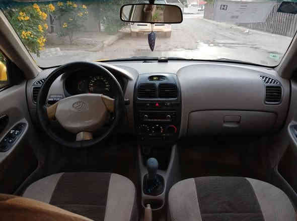 السلام عليكم 
فيرنا 2014كير عادي 
سنوية وارقام وهزة جديد 
مابيها اي ضربه
تحويل ثاني يوم 
كير ومكينة كفالة عامة 
تبريد ثلج 
تخم تاير 
صدر امامي خلفي جديد 
سيارة نضيفة كلش 
السعر80$ وبيها مجال بسيط  
مكاني البلديات 
***********
