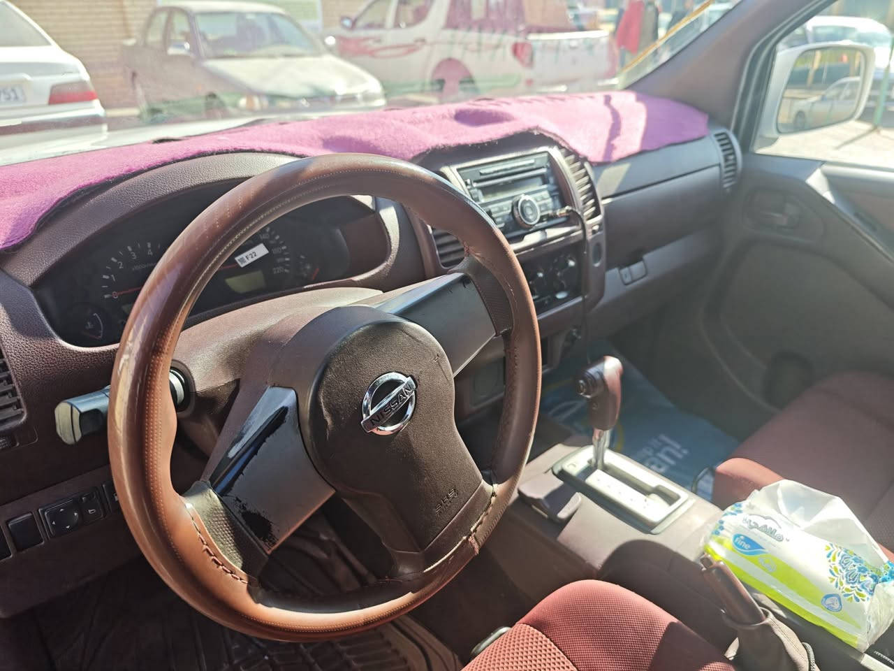 نيسان نافارا 2014 خليجي كلين تايتل مكفولة من الدعامية للدعامية كير اوتماتيك مواصفات se محرك 2.5 السيارة نظيفة ما مستهلكة السعر 150 وبيها مجال الرقم ***********
