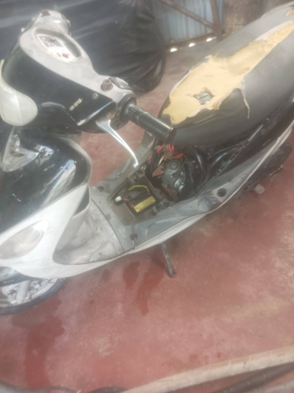 السلام عليكم
ماكس منغولي دراجه مجفته جديد وتشتغل هندر يرادلها باتري وتشتغل سلف ويرادلها ترتيب شويه سعرها 350
مكاني مدينه الصدر لاورزدي متواجد خاص وهذا رقمي 
***********
