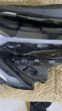 شباب السلام عليكم لايتات كي فايف موديل 25امريكي اصلي تفصيخ شرط نظيف جدا لد برتقالي للبيع للاتصال على الرقم ***********
