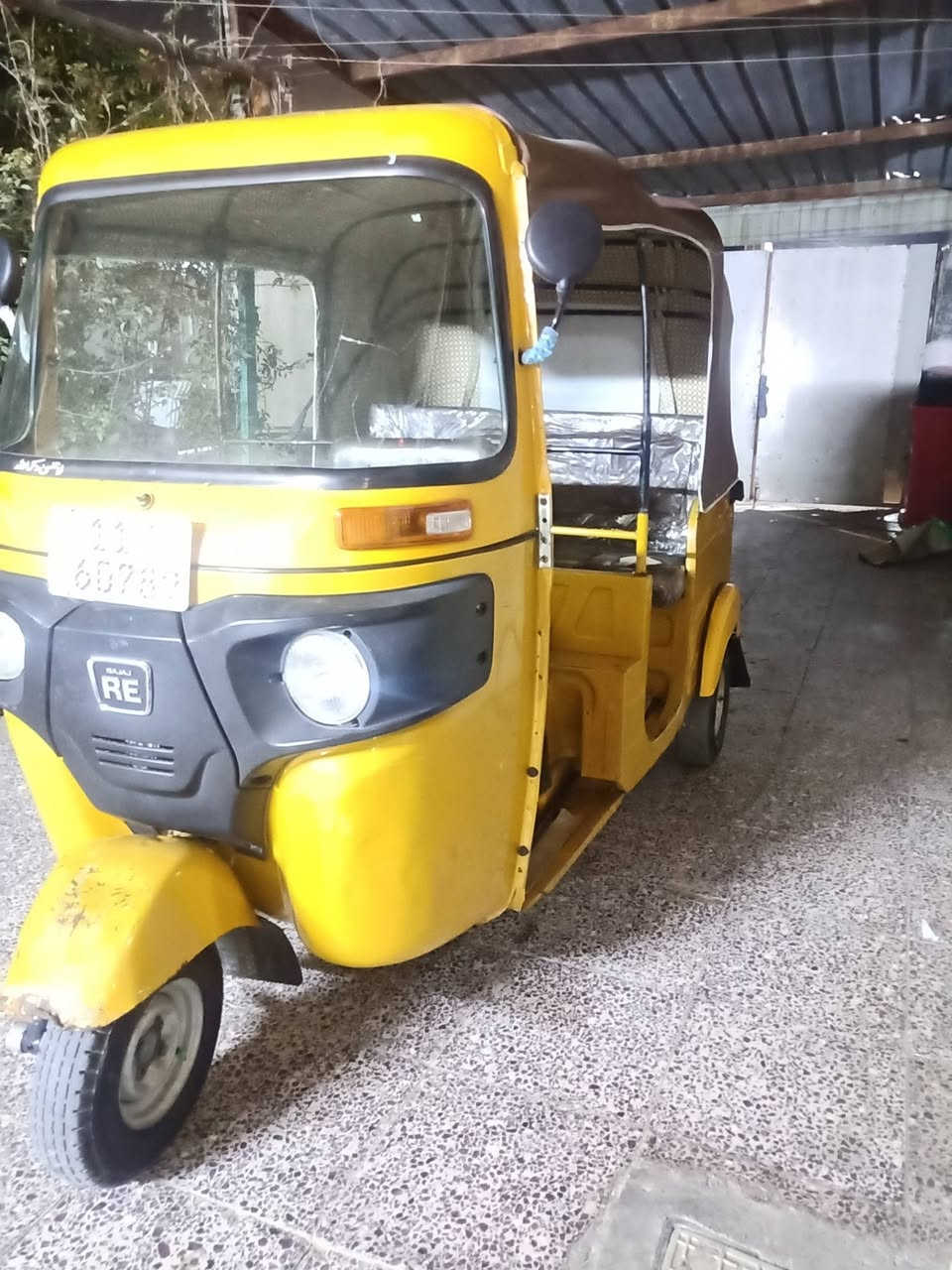 تكتك مديل 20رقم بغداد نكليزي،تحويل ثاني يوم بلاديه بيه طخات خفيفه،علبارد،مكان مدينه،سعر 6وميه وبيه مجال بصيط،***********
