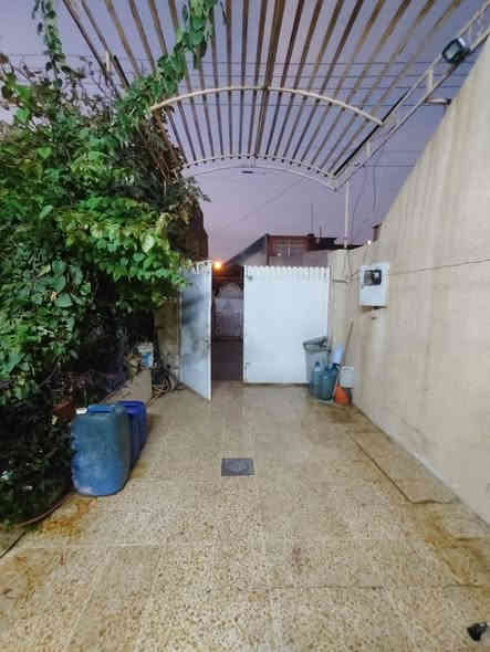 ⚜️مكتب البلديات للعقار⚜️

للبيع دار سكني سند طابو في حي القادسية الثانية
خلف جامع النعيمي ، قريب من الشارع العام الرئيسي
المساحة ٢٠٠م طابق واحد
غرفتين نوم وهول واستقبال ومطبخ وصحيات وكراج وحديقة
السعر ١٤٥ مليون ، قابل للتفاوض
للإستفسار الإتصال☎️ *********** ☎️ ***********
عنوان المكتب / الموصل حي المشراق فرع مطعم طماطة2
