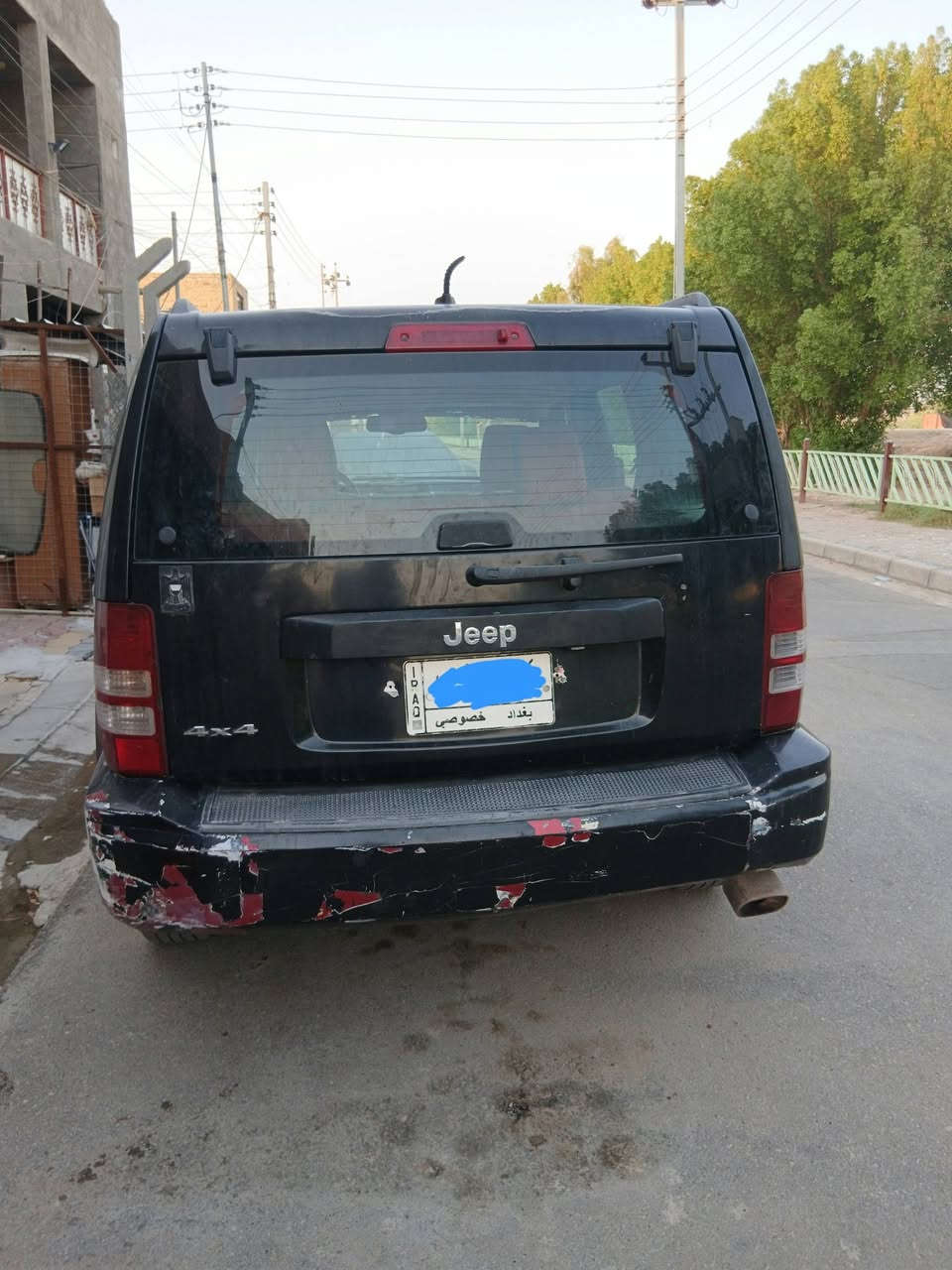 السلام عليكم 
جيب ليبرتي 2009 
كير مكينة خير من الله تبريدهة منقص غاز بس 
ضربتهة حادث تصادم خلفي بيهة جراد موضح بلصورة 
سنوية منتهية هذا الشهر  تخم تاير جديد صار اسبوع من شديتة
السعر 63$ ورقة وبيهة مجال تدللون
رقمي ***********
