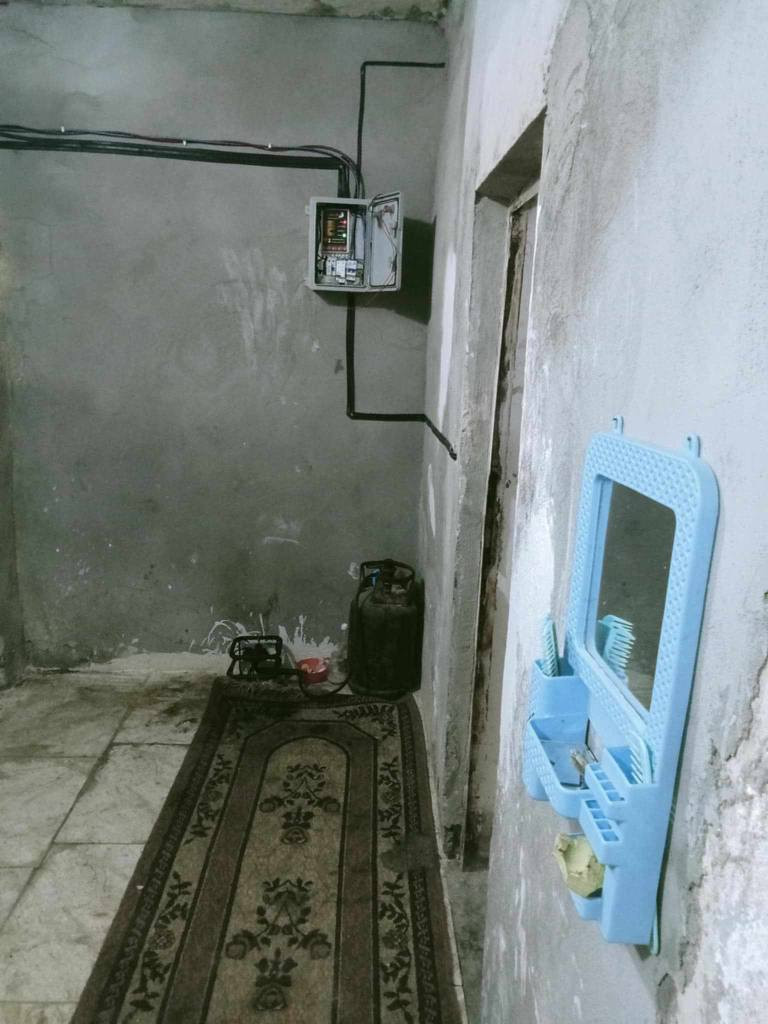 بيت ٥٠ متر عقد زراعي للبيع 12 مليون وبي مجال  معاملة ميزانية كهرباء موجوده باقي استلام ميزانيه  مكشؤفه +غرفه +صاله+مطبخ  داخل صاله +كهرباء كامله تأسيس+ماء تأسيس.بيت كامل 
عنوان نجف حي ميسان  مدرسة العاصمه بالفرع *********** النجف, العراق
