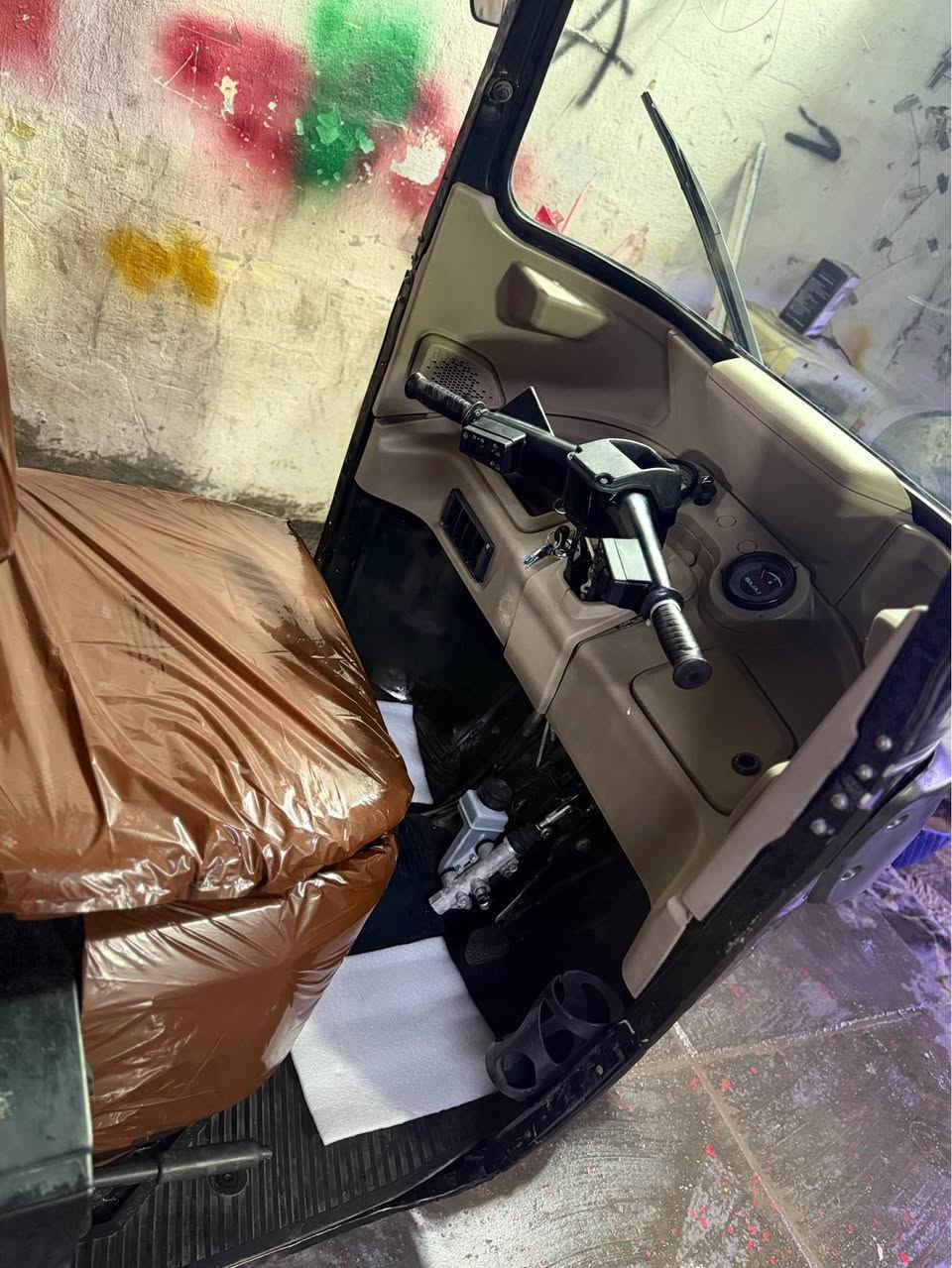 سلام عليكم تكتك موديل 22 تكتك كلش حلوه مثل ماا شوف كدامك وكامل اينقص مابيه نهاين تكتك بيه باردات زغار بلغود ونصبغن وبيه ضربه بصفحه ونصبغت الصفحه تكتك حيلل حلوه ونضيفه رقم بغداد رايده ٨٣٠٠ مكاني بغداد طالبيه رقم *********** بسيون, الغربية
