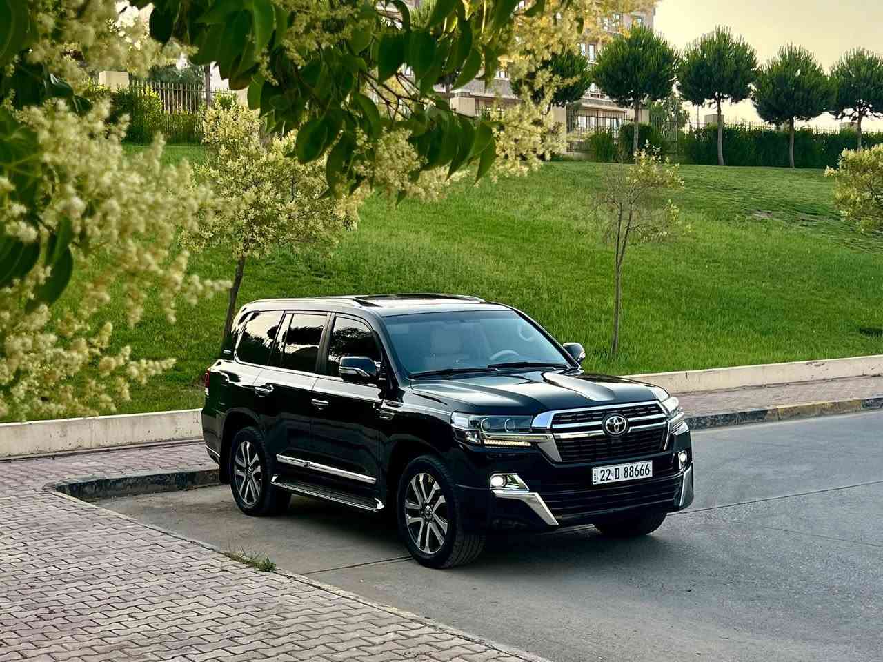 سلام عليكم اخوان قبل كلشي. تفاصيل كامل مكتوب ويا الصور لتوضيح فقط🌹 بلاش بلاش وتحطيم الاسعار 📣📣 اسعاري جوه السوك بكل معاني احب كل يستفاد🌹 455$ وبي مجال لطيبين لاندكروزر 2017 GXR بريميه فووول الفوول 1/1 المحرك 8 سلندر 4600 المرغرب
 تخم صدر امامي خلفي جديد سيرفس تبديل الدهن كله من الشركة  
حبيبي مايعجبك ارفع المنشور بكلمة يالله واني الممنون 448$ ورقة وبي مجال بسيط لطيبين 
اخوان سياره الوحش لاندكروزر  
مكفوووله من الصبغ الضرر تبديل 
ملاحظة: بي شوي تعديل بارد مكانن اصغار الصور السونار مرفق ويا الصور 
فووول مواصفات  
بصمه تشغيل
بصمه بيبان
دخول ذاكي
4 كامرات بيلادي
كامره خلفيه  عدد1 
كامره اماميه عدد1
كاميرات جوانب عدد 2
دبل گير
كير عادي+اوتو
سلايت
ثلاجه
شاشات عدد 2
شاشه اندروين
DVD بلقماره بلادي يعني بريم
تشغيل عن بعد بيلادي
دبل اكسل 4x4
قفل اكسل 
ديفلوك
كامرا خلفيه دواره
حساس امامي
حساس خلفي
زراكات او بخاخ
كشنات جلد مرقط
كشنات كهربائي عدد 2
كشن سايق 3 دگم
ايرباكات عدد 8
كشنات ايرباك عدد 2
تكم ايرباك عدد 4
دشبول ايرباك عدد 2
٣ مقاعد
داخل فورميكا ملكي
يدات داخل لكزز
تحديد سرعه
فوليوم استيرن جهتين
مانع انزلاق
وEsp+ABs
جامات حساس
4 جامات اوتو
جامات تسعد ريموت
دبل اكسل فر استيل
ستيرن صاج ملكي
تبريد فووول مركزي
تبريد تكم كامل
امرايات شفط
امرايات اوتو تنزيل ويا البك
امرايات اشاره
امرايات متحرك
امرايه داخل فوتو عاكس ضواه
نظام eco مساعدة بنزين
لايتان زينون شركه
بلاجكتور زينون شركه
ليد امامي شركه
جناح خلفي
ترحيب لاندكروزر ع دوسات
تخم تاير مال الشركة سعره 1200$ يعني 12 ورقه
تخم وياله بيلادي
سبيره منازل
تخم تخلف كشن ويا سعره 110$
كتلوكات مالة الشركة ويا
بعد بي هواي موصفات
مكان السياره #سليمانيه 
هزه جدد اليوم سويته
السنوية جديد لحد2027 رقم جديد 
سنويه بأسمنا
تريد وكاله تريد تحويل اني حاضر
اخوان سعر السياره بلمعارض او بهاي المواصفات 475$ورقه وانت صاعد وانت صاعد 
اني علمود اسعاري جوه السوك
سعر لشراي 455$ ورقه وبي مجال بسيط لطيبين لي عنده نفس المواصفات اقل من هل سعر اني شرايه واريده للخبزه لي هذا رجاء لحد يكسر بحلال العالم قل خير او اصمت🌹 وعندي فيدو كامل لسياره مال اليوم العصر اي واحد يريده ادزله على وات ساب
للأستفسار اكثر ***********دلشاد دلوي خادم لطيبين تحياتي لجميع🌹
