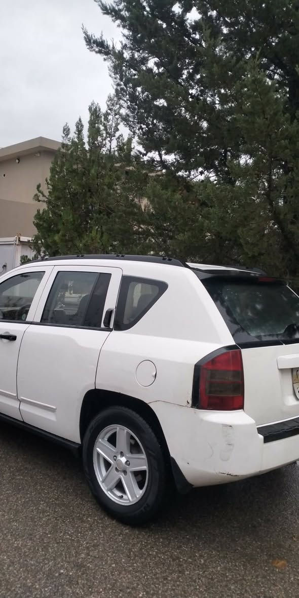 جیب کومباس 2007 ناو زەرد  مەکەینە 24 مەرغوب گێر تۆماتیک بیلاد تاک ئەکسل تەبریت کارەبای بەشەرت پێشو دوای کەپس  دوو پارچەو دوو پەڵە بۆیاخی هەیە بێ ناوگرتن  هەموو گیانی بەشەرت  *********** السليمانية, العراق
