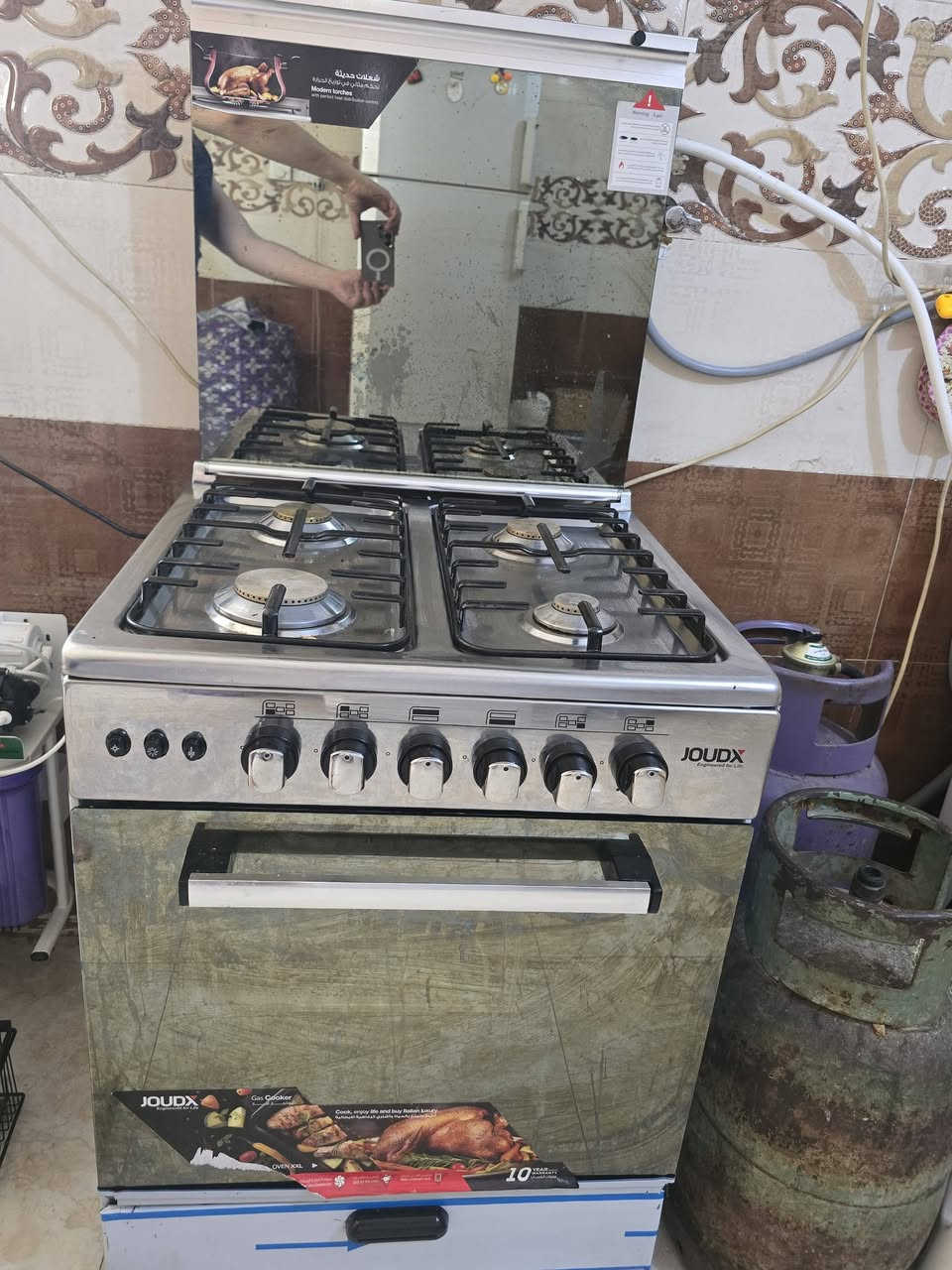 السلام عليكم عندي غراض مستخدمه للبيع سبالت ٣ طنين وطن ونص انفيرتر وطن انفيرتر وتخم ديوان عشر مقاعد صار شهر من اخذته جديد  وكاونتر جديد مستخدم شهر وطباخ ٤ عيون ابيع شلع او كل قطعة وحد مكاني الغزالية ***********
