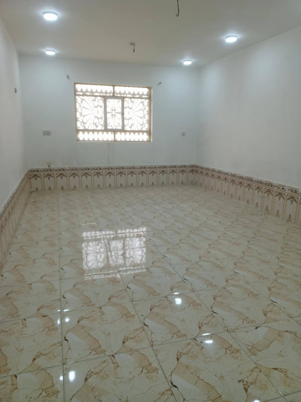 يا الله بيت لليجار موثث يتكون من 3غراف نوم بيت نضيف كلش في حي النداء منطقه 59البيت موقعه حلو سعر اليجار 350ملاحضه البيت موثث التفاصيل ***********
