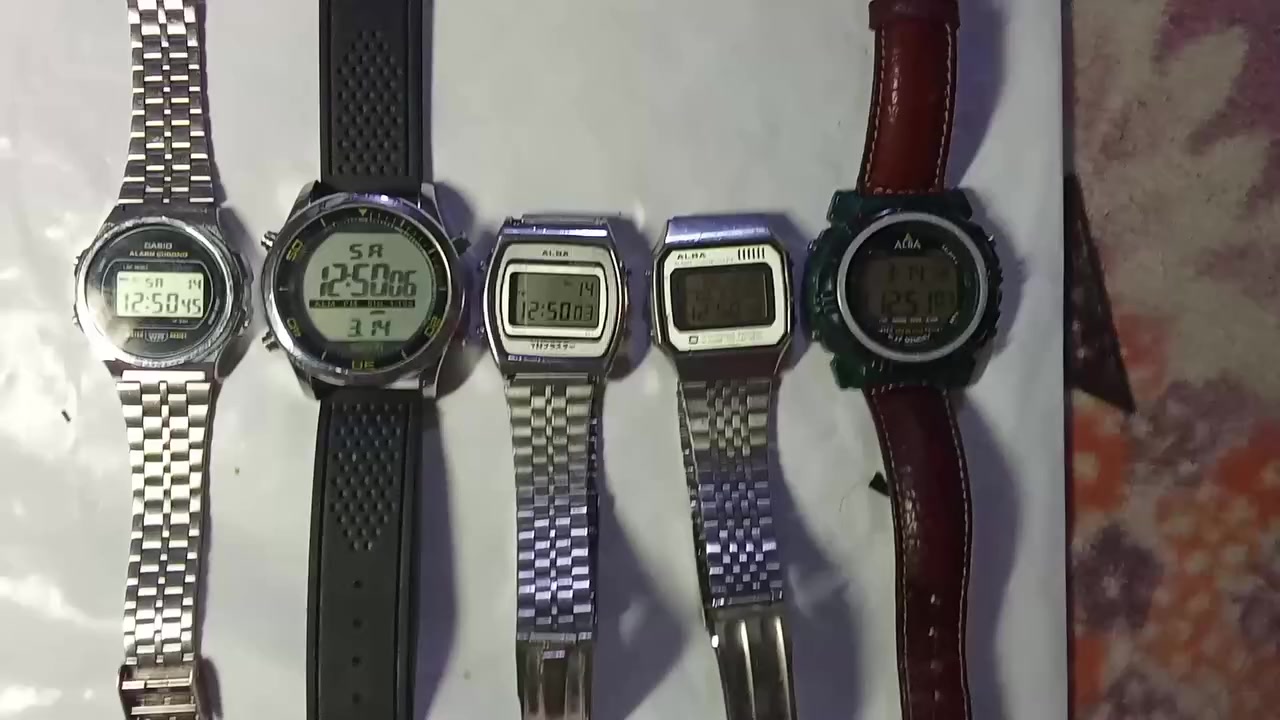 مجموعة ساعات للبيع//الاسعار في التعليقات///يوجد توصيل


**إذا كنت صاحب هذا الإعلان وتريد حذفه لأي سبب، رجاءا أرسل رسالة إلى الدعم الفني**