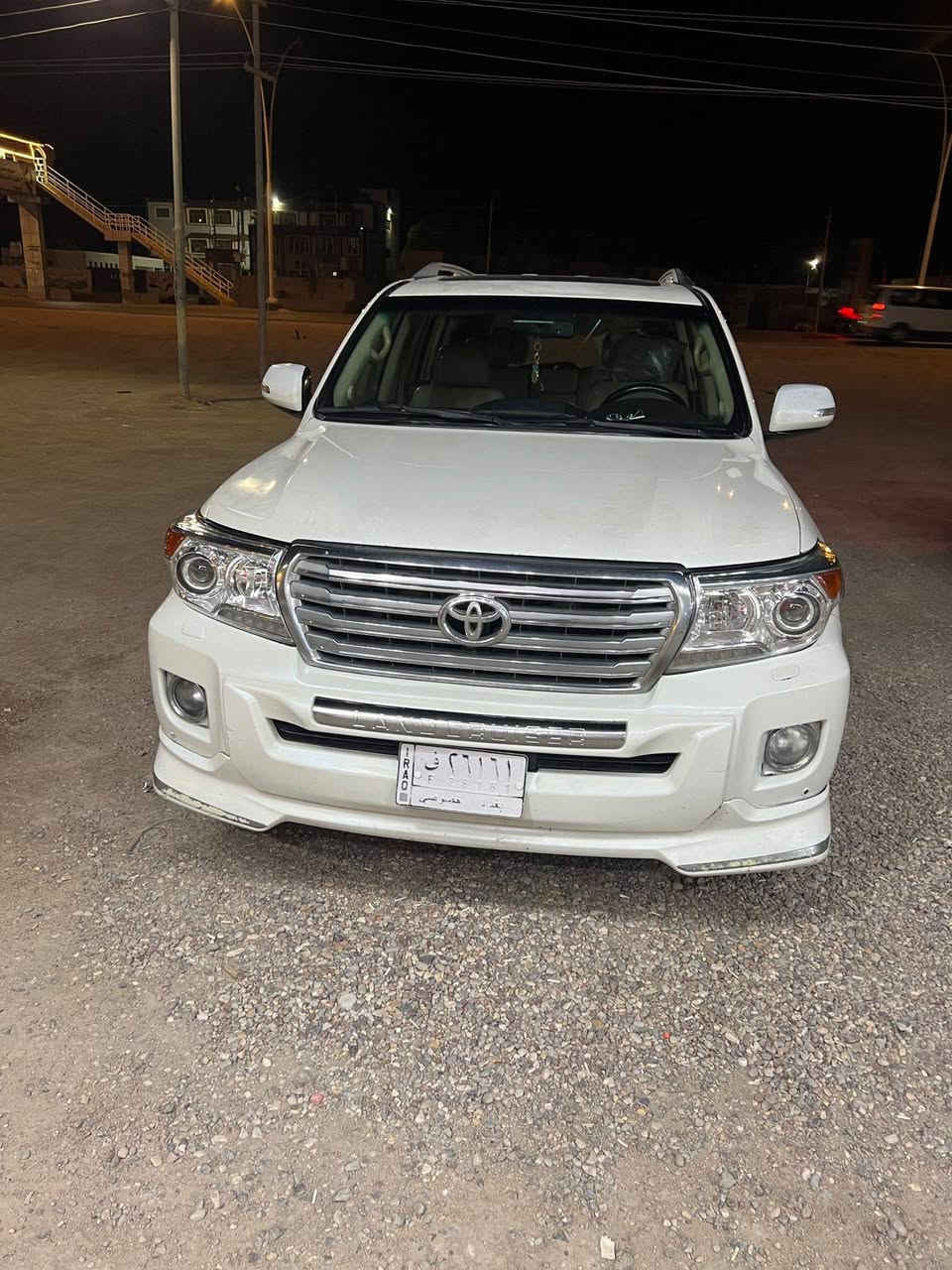 سلام عليكم سياره لاند كروز VXR لون ابيض  2009محدث 2015 ستينيه 
مواصفات الكزس معروف 
اربع بصمات + 7 راكب 
بنوراما في السقف 
شاشه لمس اماميه خلفيه + كاميرا خلفيه 
حساسات امامي خلفي 
تحكم استيرن ذكي و مثبت سرعه 
كشنات تدفئه تبريد + لون بيجي 
تبريد ٣ قطع ثلج + ثلاجه 
محرك  8 سلندر 5700 نضيف.كير اوتوماتيك + دفع رباعي ٨ نمر 
قفل سياره عن بعد + ايرباكات 
و السياره جديده بمعنه الكلمه تجي و تشوفهه .سياره ما تعبانه  تجي تاخذلك بيهه تراي و حسب القناعه و السعر راح يكون ب 275 وبيهه مجال الشراي
رقم الهاتف/ +964 775 093 4208


**إذا كنت صاحب هذا الإعلان وتريد حذفه لأي سبب، رجاءا أرسل رسالة إلى الدعم الفني**
