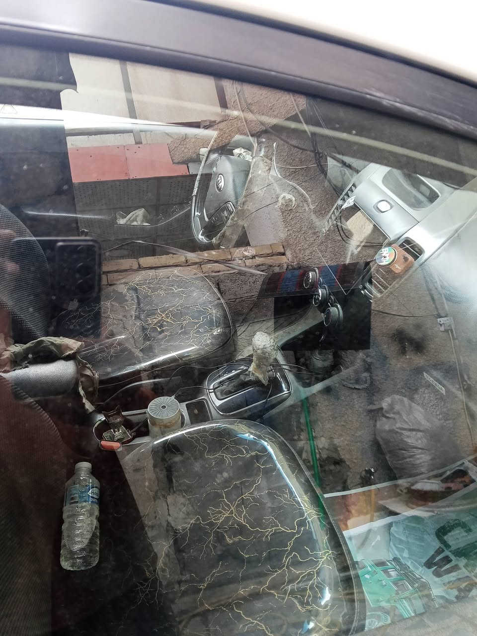 السلام عليكم سيراتو 2017 خليجي محرك 2000 بيهه بارد بجهه الي وره الصدر وضربه مامصلحهه مراوس بسياره احدث. مكاني بغداد  ***********
