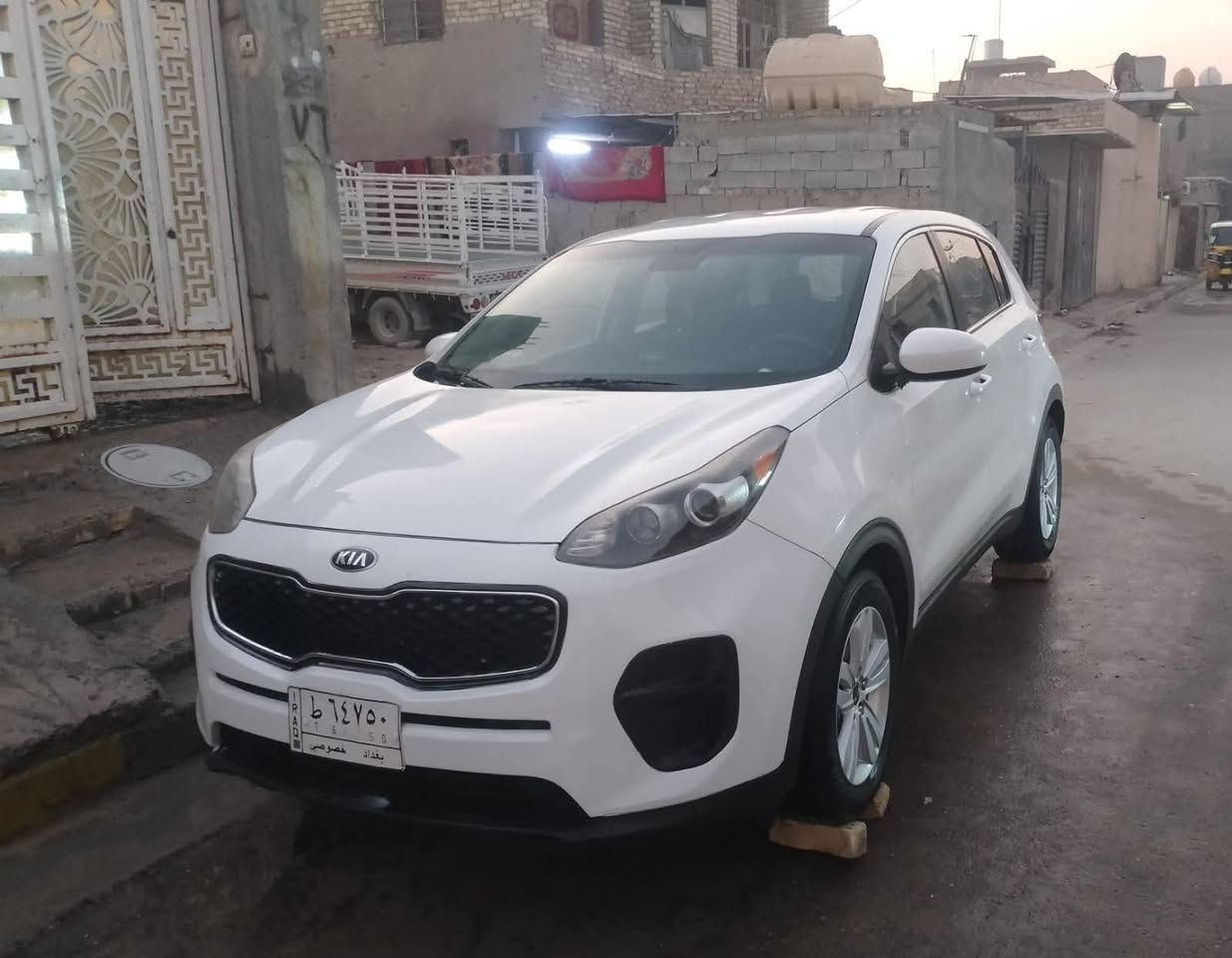 السلام عليكم سبورتج 18 امريكي حادث فيه صبغ بامريكا  مع رفقه السونر  السياره باسمي وانا مستوردها
 السعر ١٤٥$
*********** 
***********
