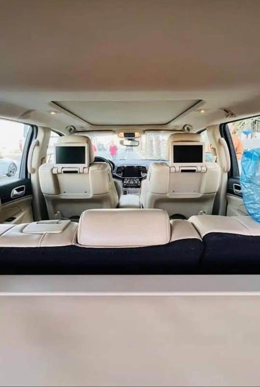 جيب كراند شيروكي لمتدد بلاص 2019
فول مواصفات ثلاث شاشات ماشيه 52 الف
السعر 300الف دولار 
بغداد م آلصدر 
*********** بغداد, العراق
