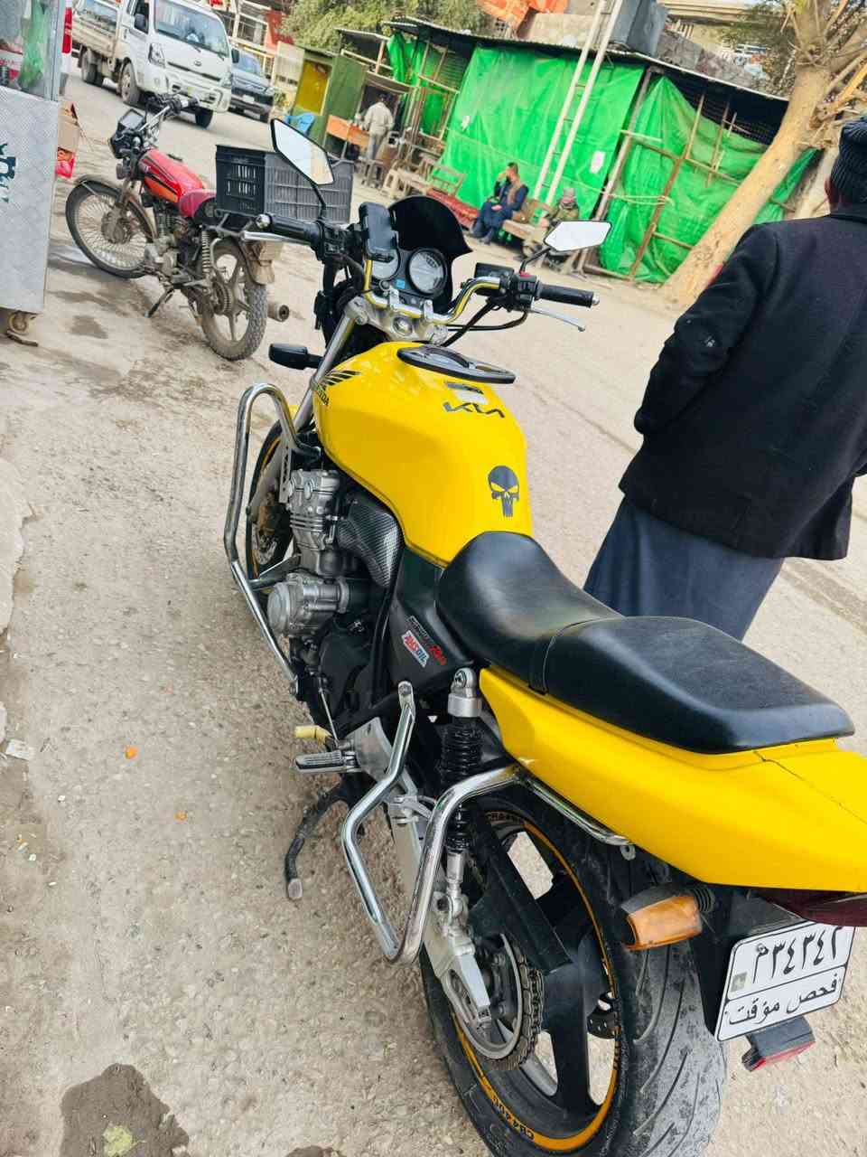 سلام عليكم
اوراق بيهة!! 
سيبي فور نوزل موديل2009 حديث دراجة بلكارتون كفالة عامة ميحتاج اسولف كفالة من الشخط محرك وكير كهربائيات كلة بلاد ضفيرة مملعوب بيهة ابد محرك بلاد كبس ممطخوخ 
سعر خاص بسبب النفوس الضعيفة !! 
مكاني ديالى جديدة الشط 
***********
