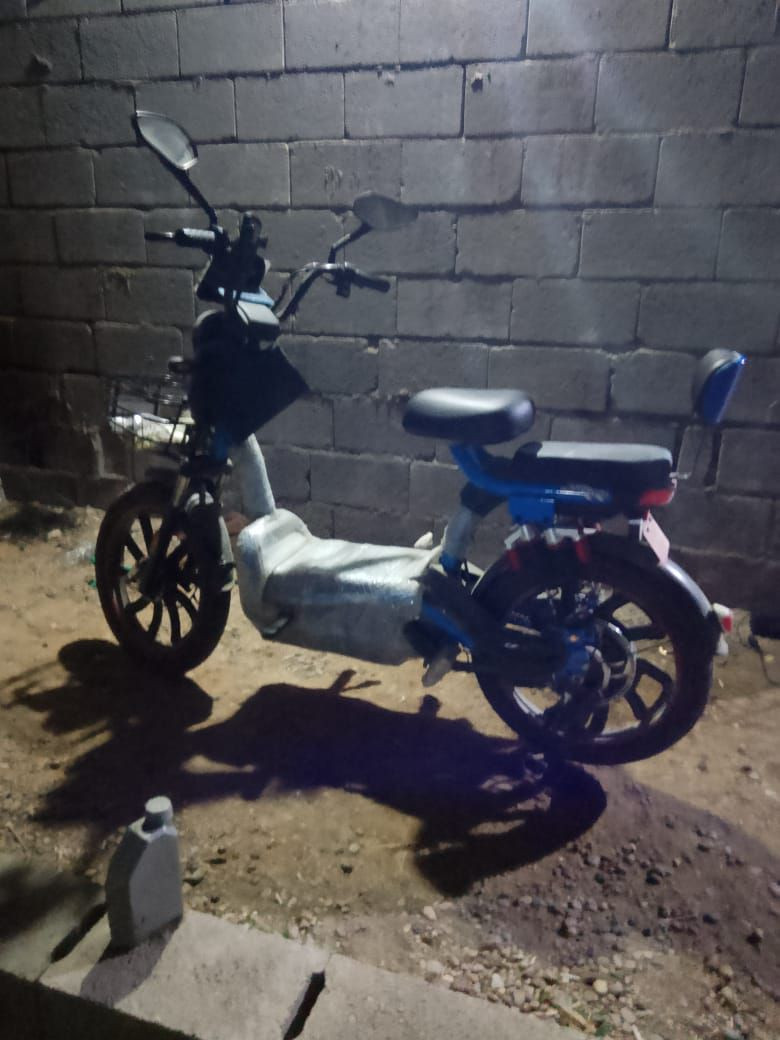 دراجه شحن للبيع استعمال قليل شركة الاخوين مداخله أي تصليح بطاريات اصلية للاستفسار الاتصال بالرقم ***********
