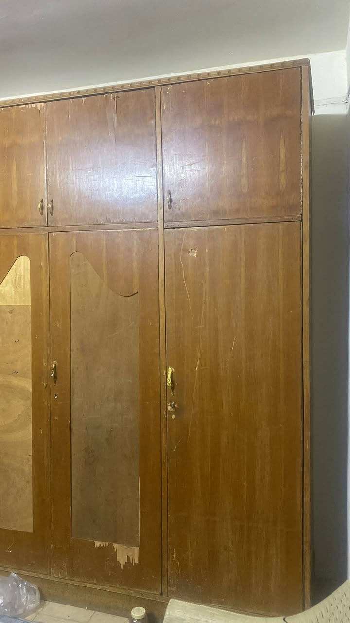 كنتور صاج اربع ابواب مع ملحق بـ١٥٠ الي يريدة يتواصل***********
