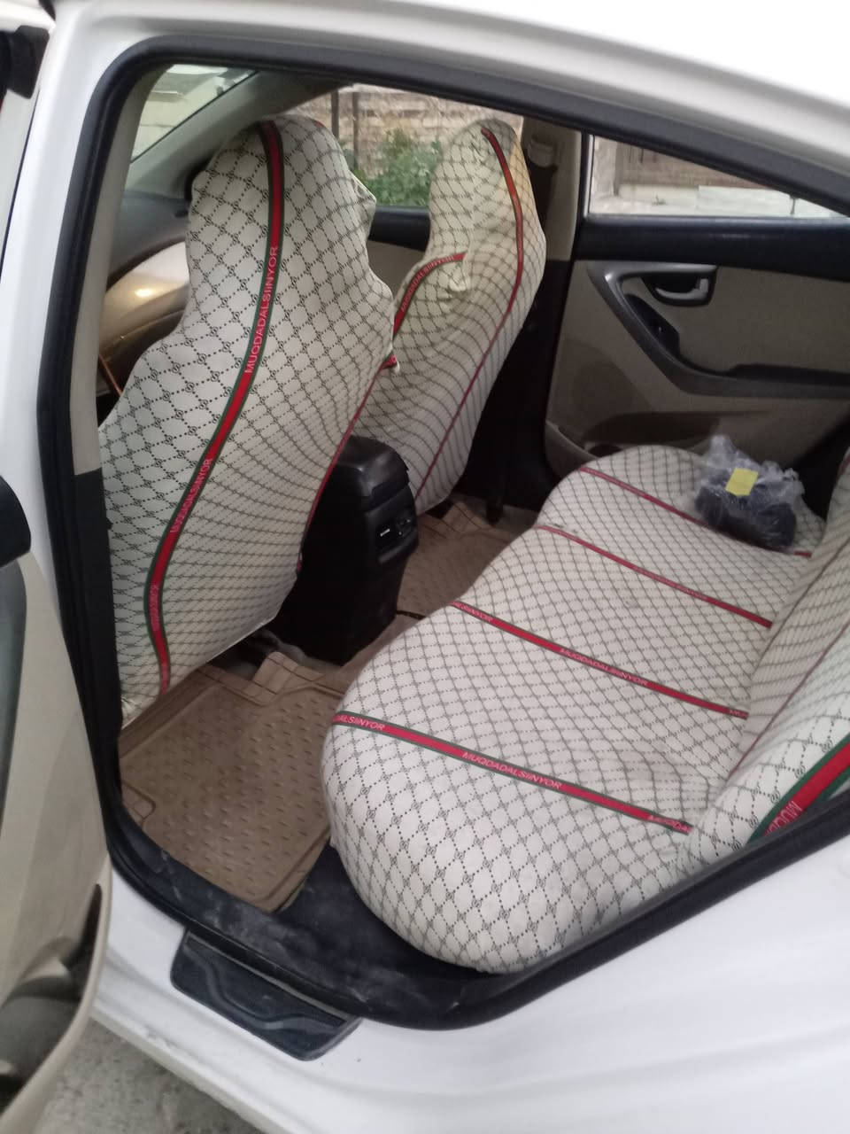 النتره 16 فول عده البصمه سياره نضيفه محرك 1800دوش تخم تاير صدر امامي خلفي مسويلهه ادامه بيهه جاملغ ليمن ربعه صبغ جاملغ اليسر بارد سياره مانقصهه شي  السكن البلديات الرقم *********** السعر 128 بيهه مجال
