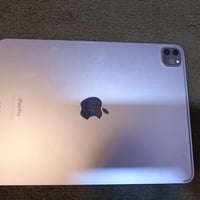 ايباد 11 برو M2 ذاكره 128 الجهاز جديد بيه طبع اصابع بالشاشه فقط السعر ...