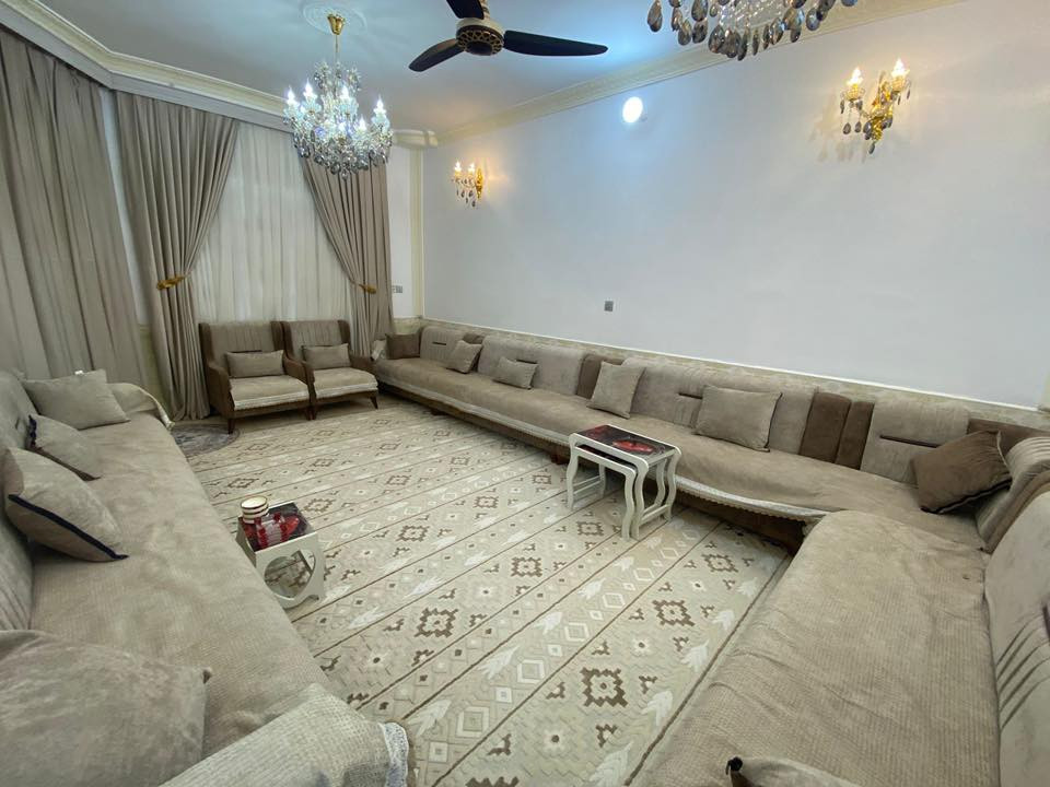 🔹 للبيع بيت زراعي   🔹
📍 الموقع: حي الحسين
📐 المساحة: 200 متر مربع
واجهة 10 * 20 نزال 
📑 نوع الطابو: زراعي 

🌳 الموقع شارع جامع حجي راضي 

🏡 غرفتين بقياس 6*4 والثانية 5*4
 استقبال قياس 9* 4 
صالة كبيرة 
مطبخ قياس 4*4
صحيات داخلية وخارجية
بيتونه 
بناء طابوق بناء جديد 2012
عكادة

للاستفسار والتفاصيل أكثر يرجى التواصل  الاتصال على واتساب  
***********
