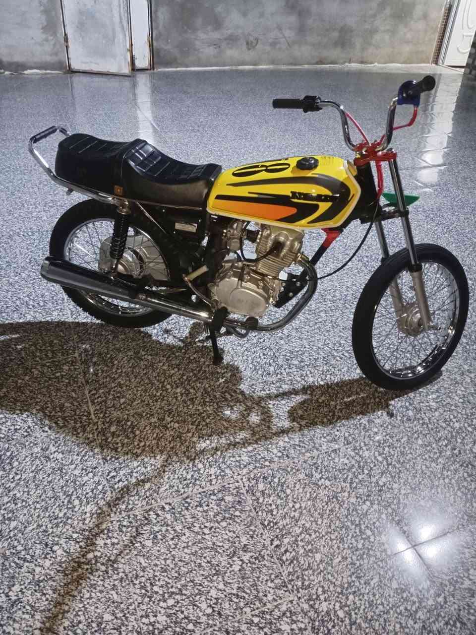 سلام عليكم دراجة للبيع نامه امتياز الاصلي كلك الشاصي ارشه السعر اتواصل خاص مكاني ناصريه وهذا رقمي ***********
