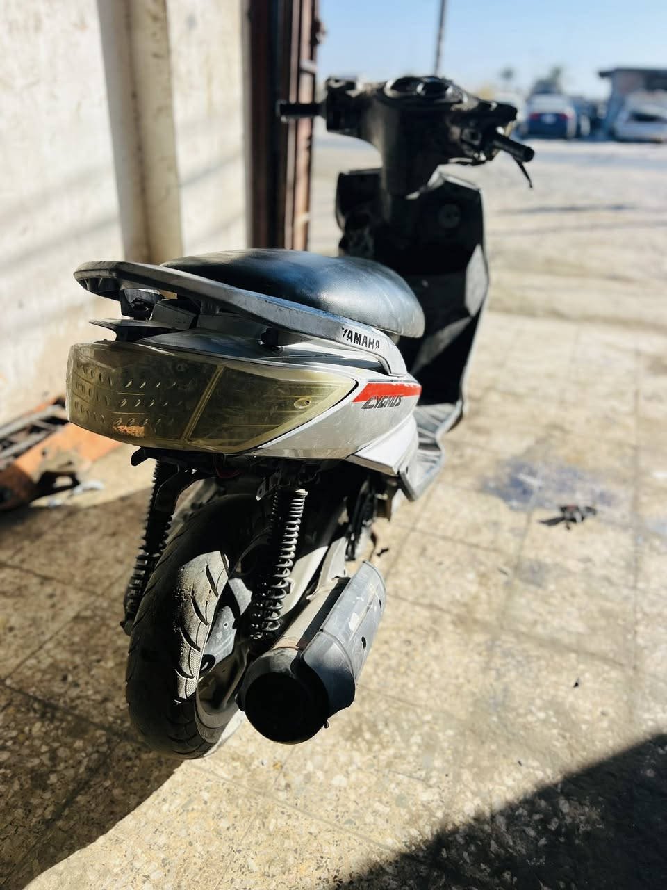 سلام عليكم دراجه سكنس
نوزل دراجه كاطعه نار سعره بل ٢٥٠ بيه مجال 
رقم ***********
