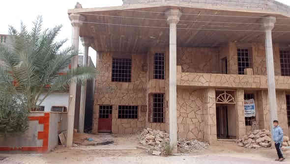 هيكل للبيع طابو صرف في الوسطى قرب دار صلاح الفتيح / قضاء حديثة / الانبار 

المساحة الكلية / ٣٠٠ م

كما موضح بالصور ادناه 

المحتويات :-

الطابق الاول /

كلدور 

ديوان 

هول 

مطبخ حار + بارد 

غرفة نوم 

صحيات داخلية 

الطابق الثاني /

( ٣ ) غرف نوم 

صحيات 

* الواجهة حجر نحيت 

* مسطر جص

السعر / ٧٥ مليون و بيها مجال للتفاوض 

مكتب ابو احمد الحديثي للعقار 

عنوان المكتب / الانبار / قضاء حديثة / سوق الحي العسكري الرئيسي / قرب اسواق ابو حسين للغذائية 

استاذ هشام        ***********

                         ***********
