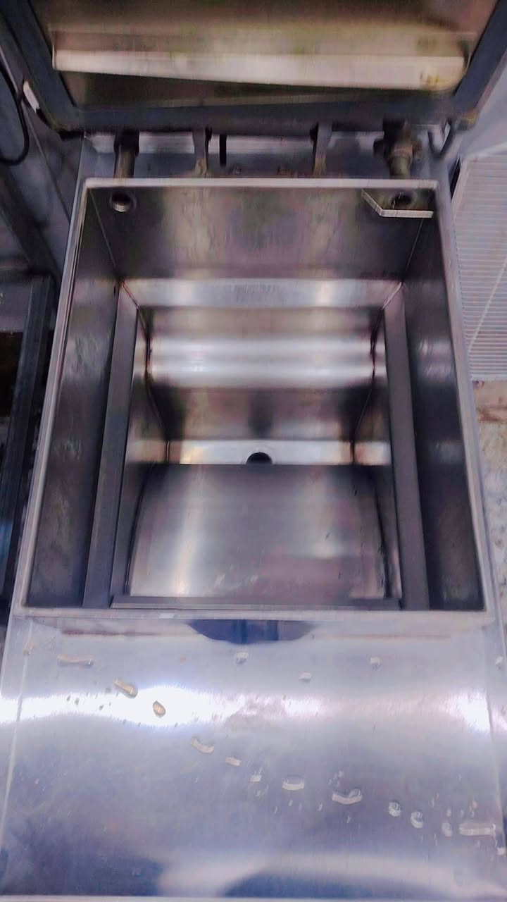 كدر كنتاكي للبيع استعمال قليل النظافة ٩٥ بل 100 السعر ٧٠٠ دولار مكاني نجف اتصال أوَ واتساب ***********
