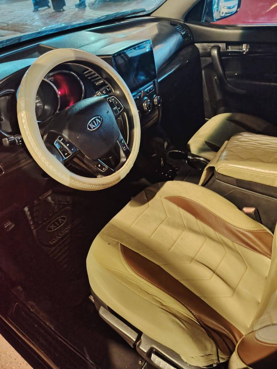 السلام عليكم
سورنتو 12. وارد أمريكي سياره بيه 3 قطع صبغ بدون دواخل 

سياره مكفوله. شواصي. لغد. محرك. كير. كلهن كفاله 

مواصفات. محرك 6 سلندر. 7 راكب. اشاير بل مري. تحكم استيرن. كامره خلفيه +حساسات خلفيه.نظام AWD. سياره فول مواصفات عدا بنوراما.

رقم انبار دولي بسمي تحويل ثاني يوم

            مكان سياره الأنبار الفلوجه الاستفسار عن الرقم

               ***********
