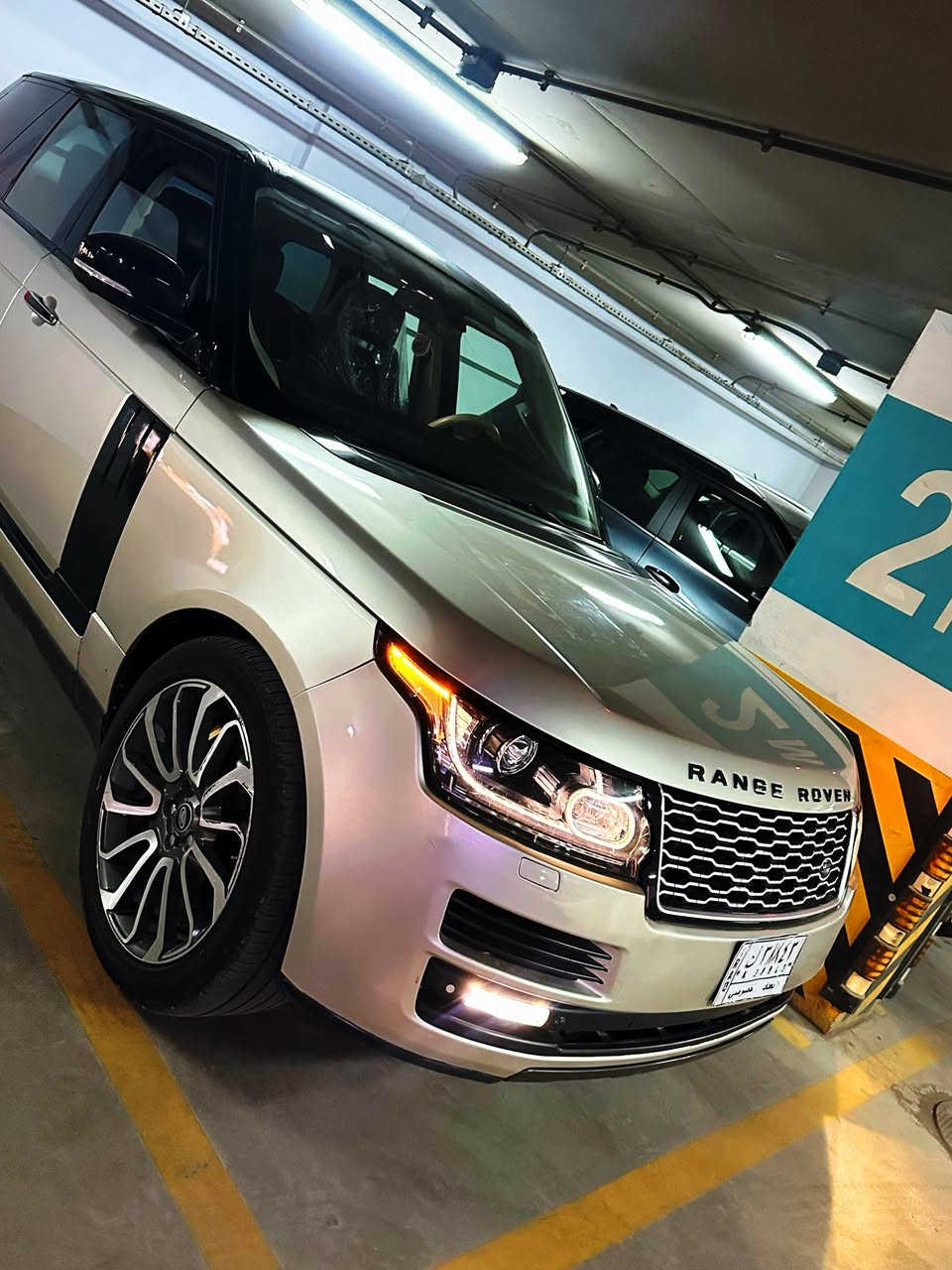 رانج روفر فوك 2014 سردار
بيها صبغ شوي بالجملغات والبنيد وصور موجودة 

٨ سلندر سوبر جارج  مكينه  بشرط ما مفتوحة 

مواصفاتت فول فول

اوتو بارك

بانوراما

بصمه - ٤ ابواب بصمه

جكات ٣ وضعيات 

٤كشنات مساجvip- تدفئه  ٤ كشنات تبريد-هيتر

حساس امامى و خلفى و رادار 

رادار جانبي بل مرايات ونقاط عمياء

نظام صوت ميريديان 

السعر:  26 الف دولار بي مجال يعني دفترين و60 ورقة 

 ٥ كاميرات ٣٦٠ درجة GPS

دوسات كهرباء 

تخم تاير و ويلات شركه  جديد

٤ بيبان شفط صندوك سحب و شفت

مكينة وكير و كهربايي بشرط ماشالله بلاديه

 

مكان السياره بغداد 

الاتصال     ***********
