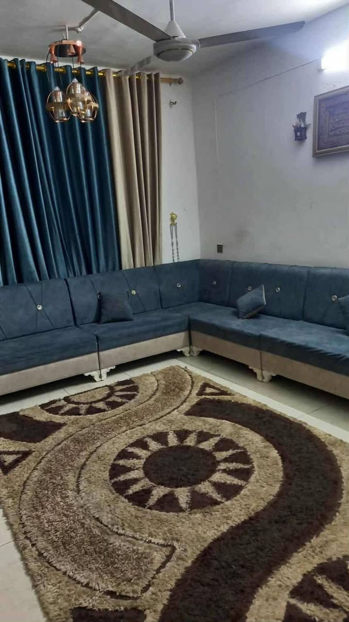 السلام عليكم . للبيع بيت مساحته ٢٠٠ متر شارع ٨ تبليط . المكان الجغيفي الأولى . قرب مدرسة المجد الأهلية . بناء سنة ٨٠  طابق واحد غرف عدد ٢ . هول . أستقبال . مطبخ . طرمه . حديقة . صحيات .. السعر ١٧٠ وبي مجال 
للتواصل عالرقم .....    ***********
***********
***********
