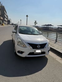 نيسان سني ٢٠٢٠ السيارة جديدة ماشية٤٥ بيها الباب العكس السايق الخلفية ص...