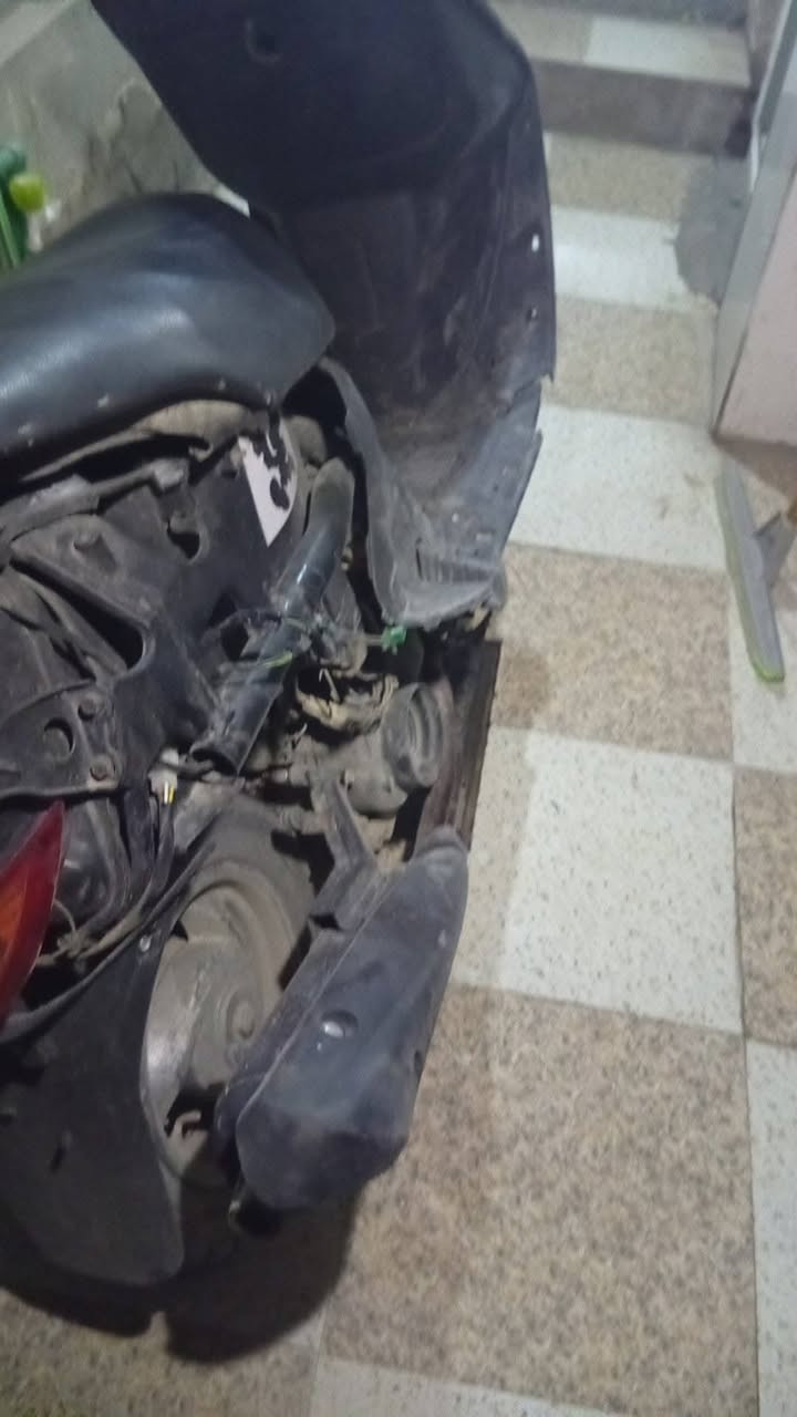 سلام عليكم فراشه للبيع الدراجه شغاله معدل كهربايات كله شغاله صولنصه FR الدراجه خير من الله سعر 250وبي مجال الدراجه شرط الفحص الدراجه ما مغسوله


**إذا كنت صاحب هذا الإعلان وتريد حذفه لأي سبب، رجاءا أرسل رسالة إلى الدعم الفني**