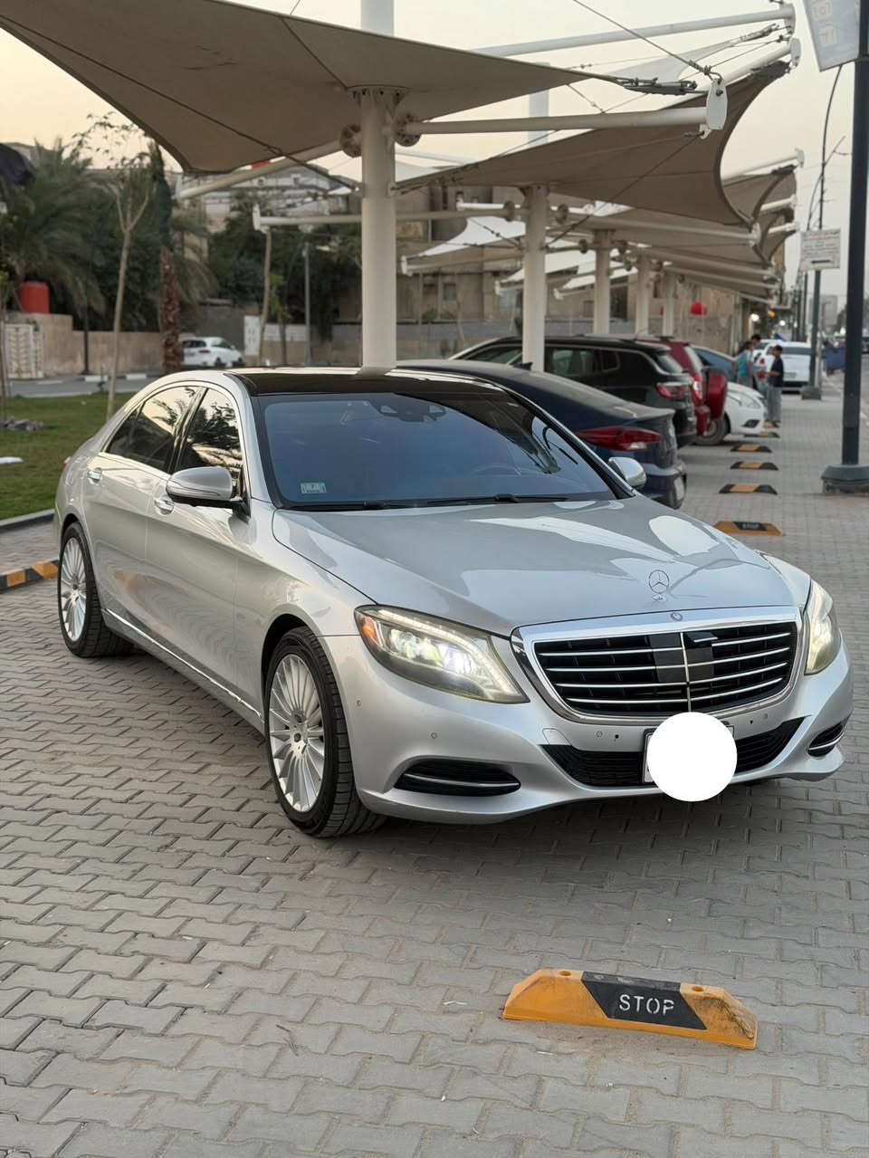 سلام عليكم   #للبيع_فقط
مرسيدس اس كلاس 

مديل 2016 اصل 

محرك v8.  550

#ادوات_ادوات_دخول_جديد

 ( فول مواصفات )
سقف بنراما 
دواخل جلد 

كامرات وقياده ذاتيه 

بصمة تشغيل 

فول تحكم 

تتدفئة وتبريد كشنات 

تبريد ثلج ❄️

سيارة حيل جديدة وجاهزة من كلشي 

#المكان_بصرة 

#السعر_اتصل_وتدلل

***********
