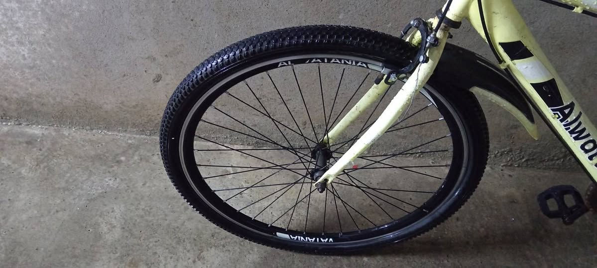 السلام عليكم عندي باصيقه للبيع رياضي السعر ماله 75,000 وبي مجال رقم الهاتف # ***********# الموقع الموصل بحي القدس يم حاتم القصاب
