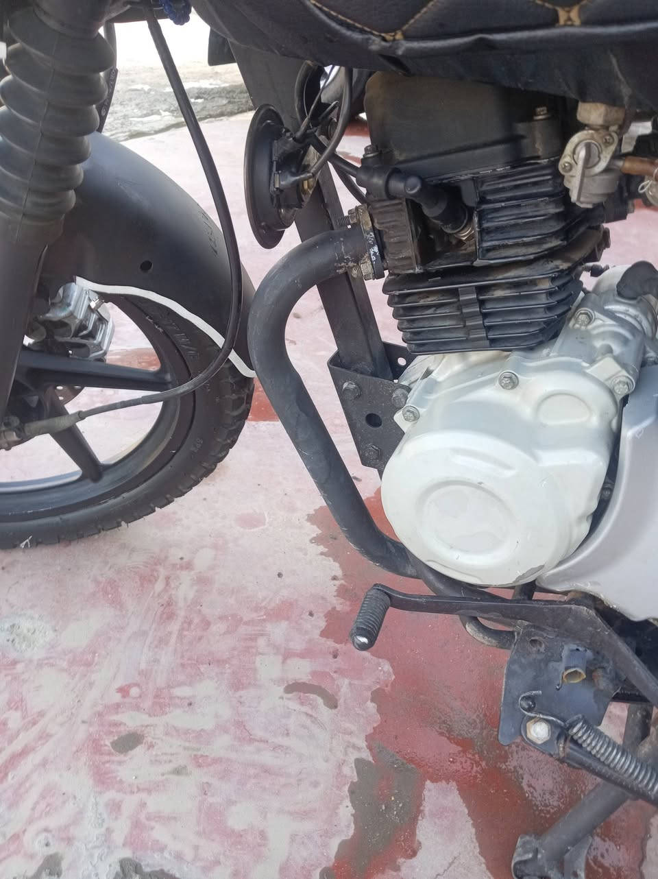 سلام عليكم شباب دراجه بوكسر مديد 23 جبلي دراجة خير من الله وصوت لمحرك يخبل سلف هندر بكل وكت دراجة تخبل بيه لايت زنون ثلجي إشارة دشبوله كله كامل تنكر وتطلع للشغل أوراقه ضايعه اكفلك سرقه عشاير سعر 500قفل واتساب *********** ورصيد عنواني بغداد مدينة خاص مارد
