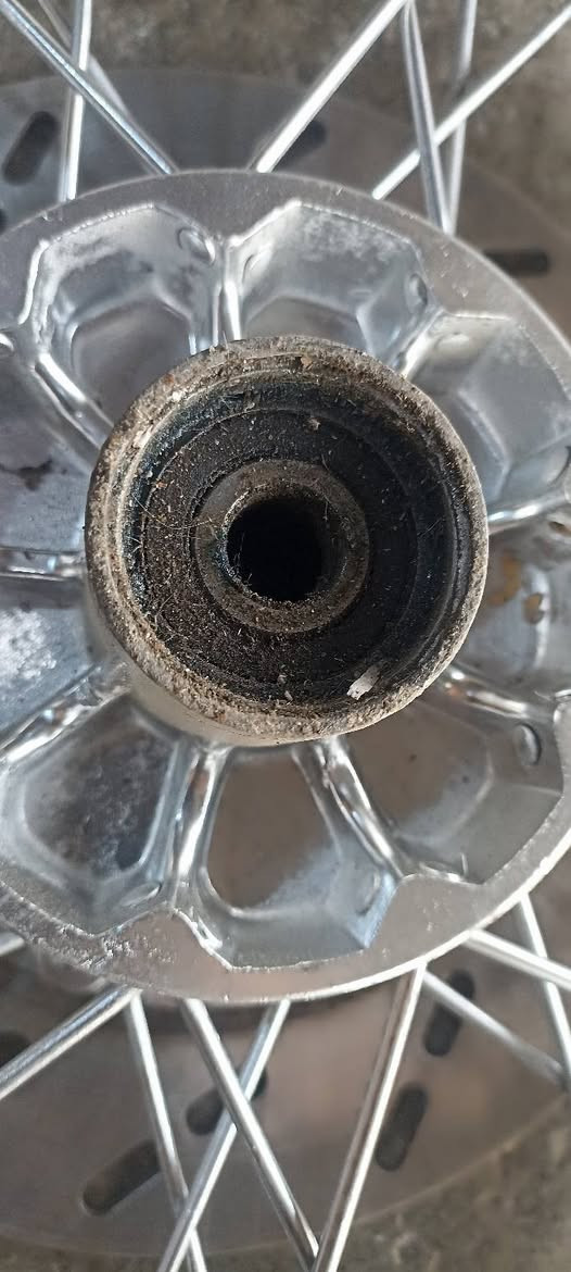 السلام عليكم وين ديسك تركي بنقص اربع سيام صينيه عدله بوربرينات دك حصر كابريتر الماني شغاله ونظيفه منزل لها بوشه بيها نقص برقي سلولي ابيحن شلع سعرهن 120 العنوان الانبار الفلوجه *********** بي واتساب
