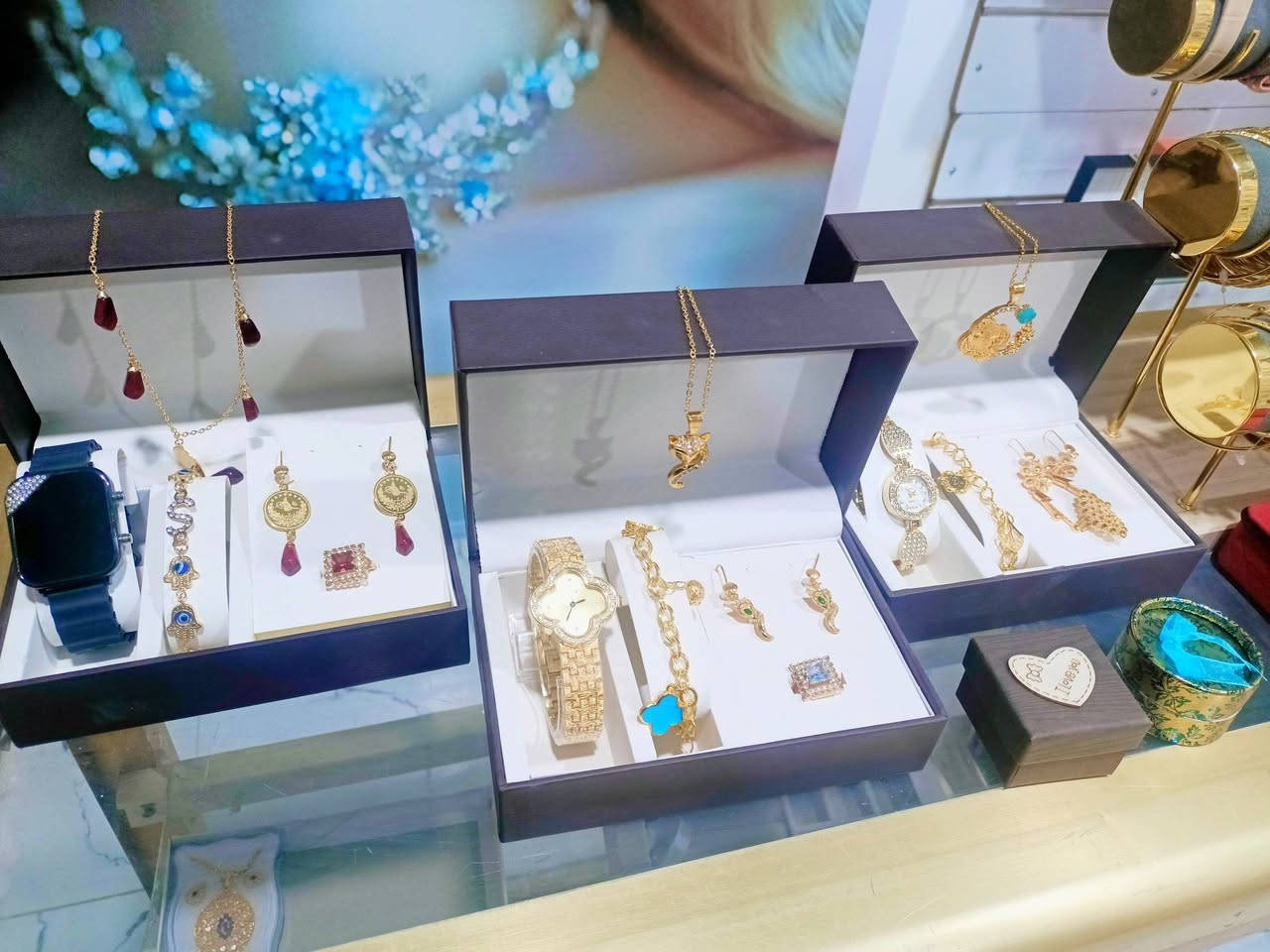 وصل الجديد زورونا قيصرية الفجر اكسسوارات نرجوسه رقم المحل 12


**إذا كنت صاحب هذا الإعلان وتريد حذفه لأي سبب، رجاءا أرسل رسالة إلى الدعم الفني**